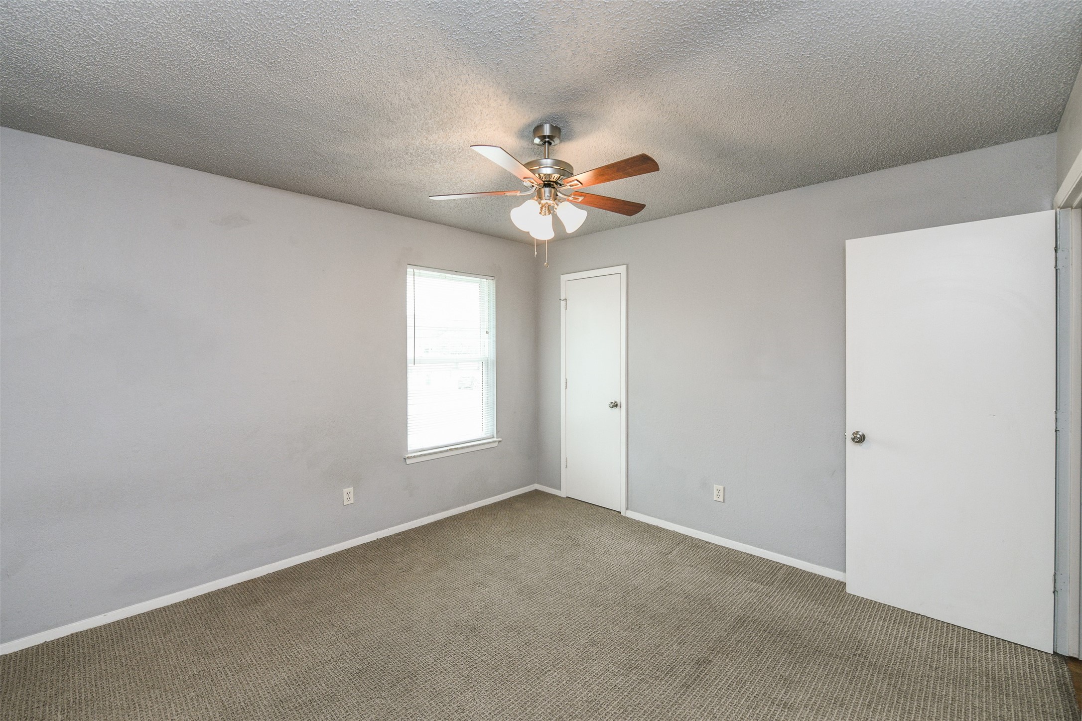 2017 Paisley Drive Arlington TX 76015