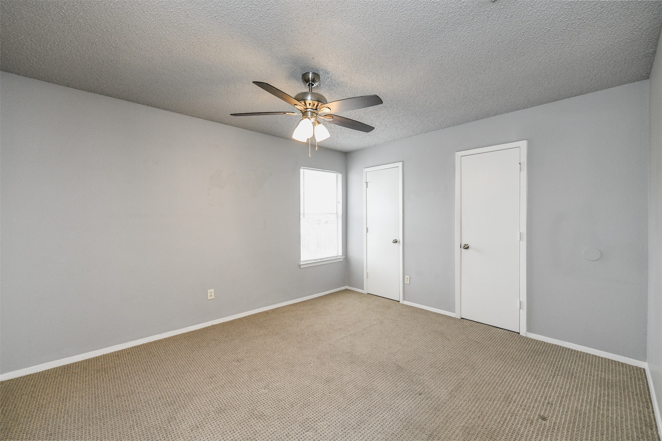 2017 Paisley Drive Arlington TX 76015