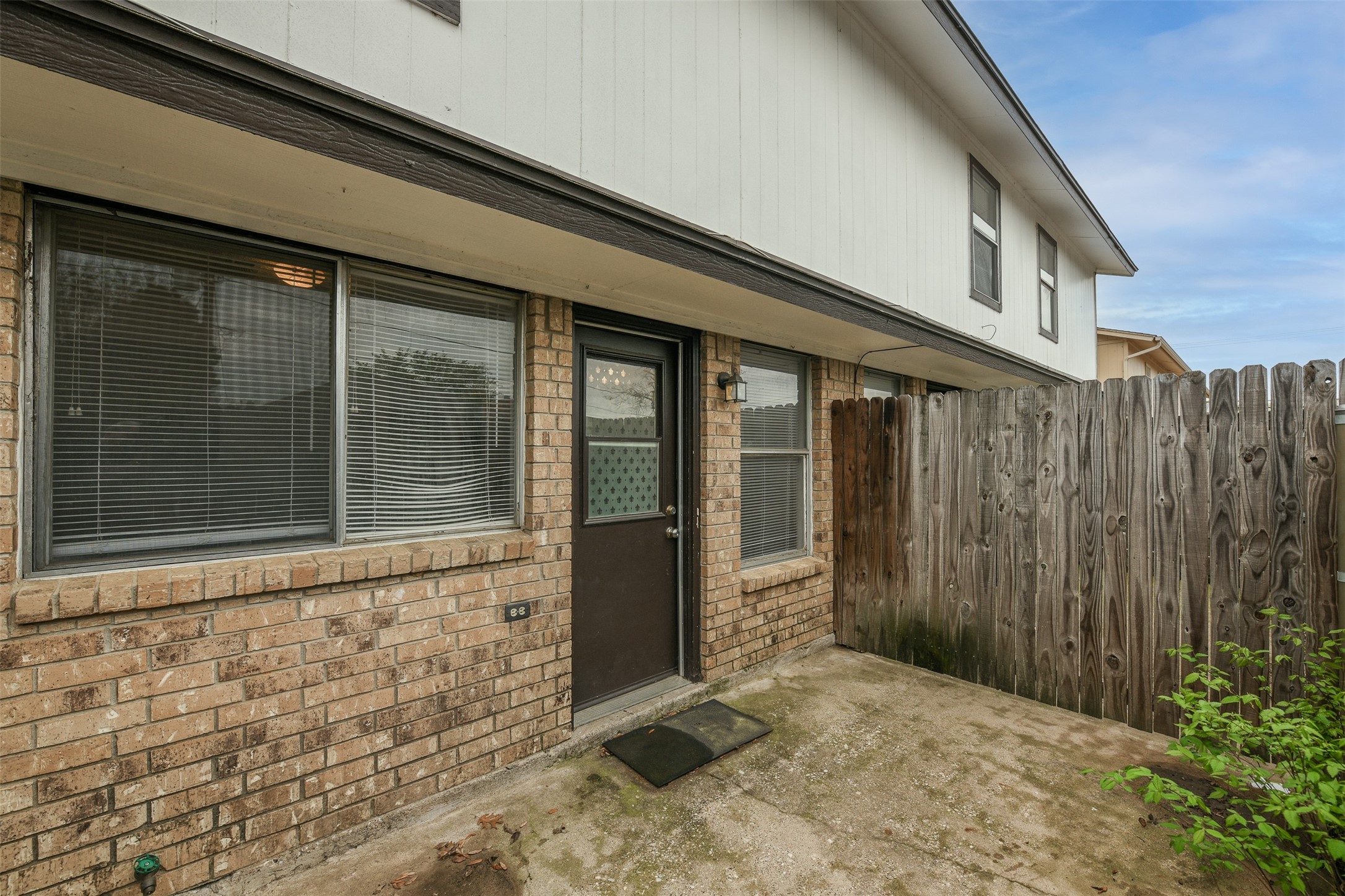 2017 Paisley Drive Arlington TX 76015