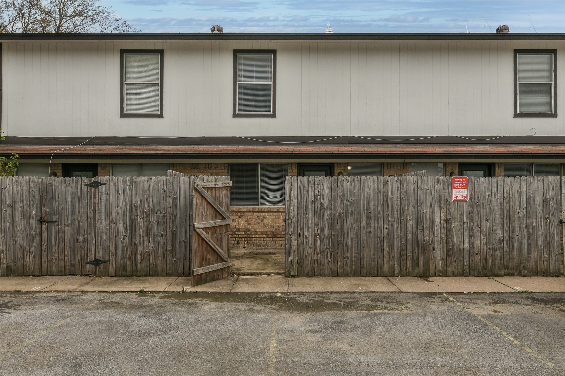 2017 Paisley Drive Arlington TX 76015