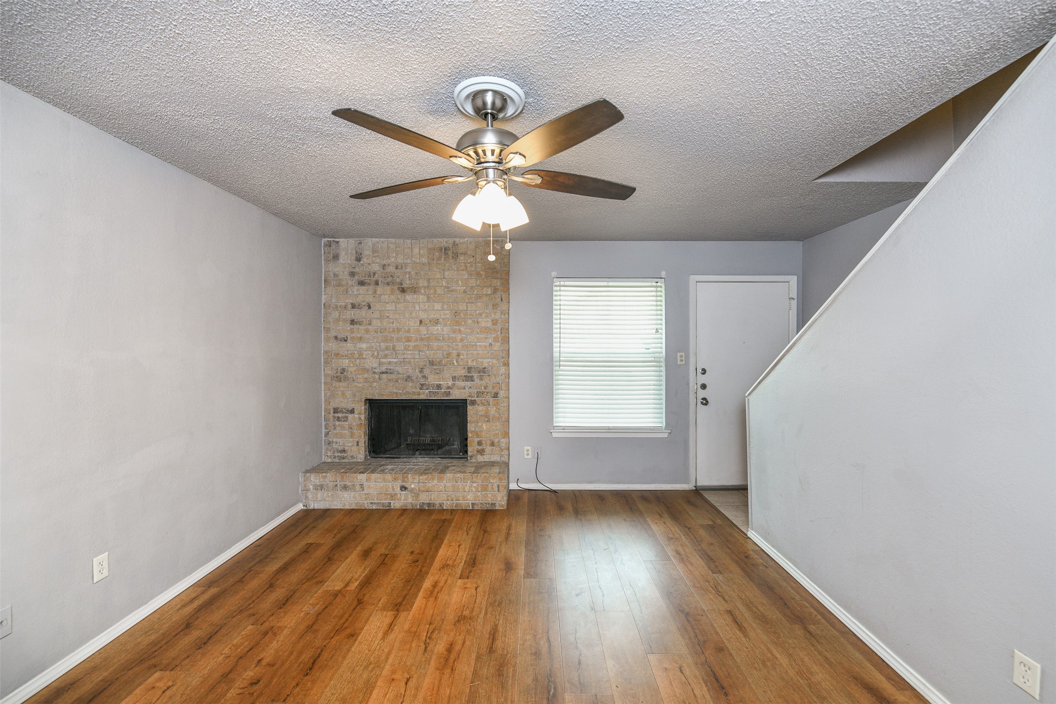 2017 Paisley Drive Arlington TX 76015