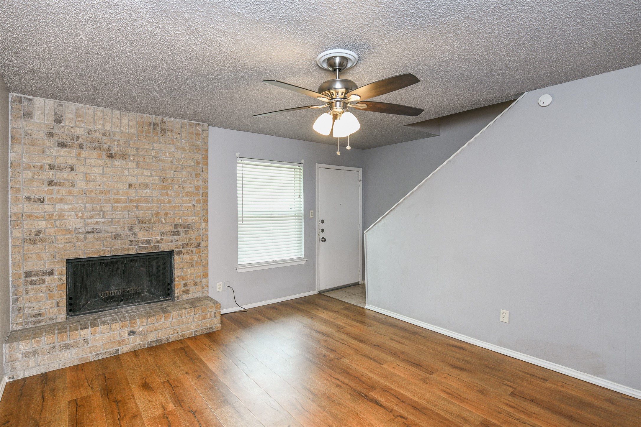 2017 Paisley Drive Arlington TX 76015