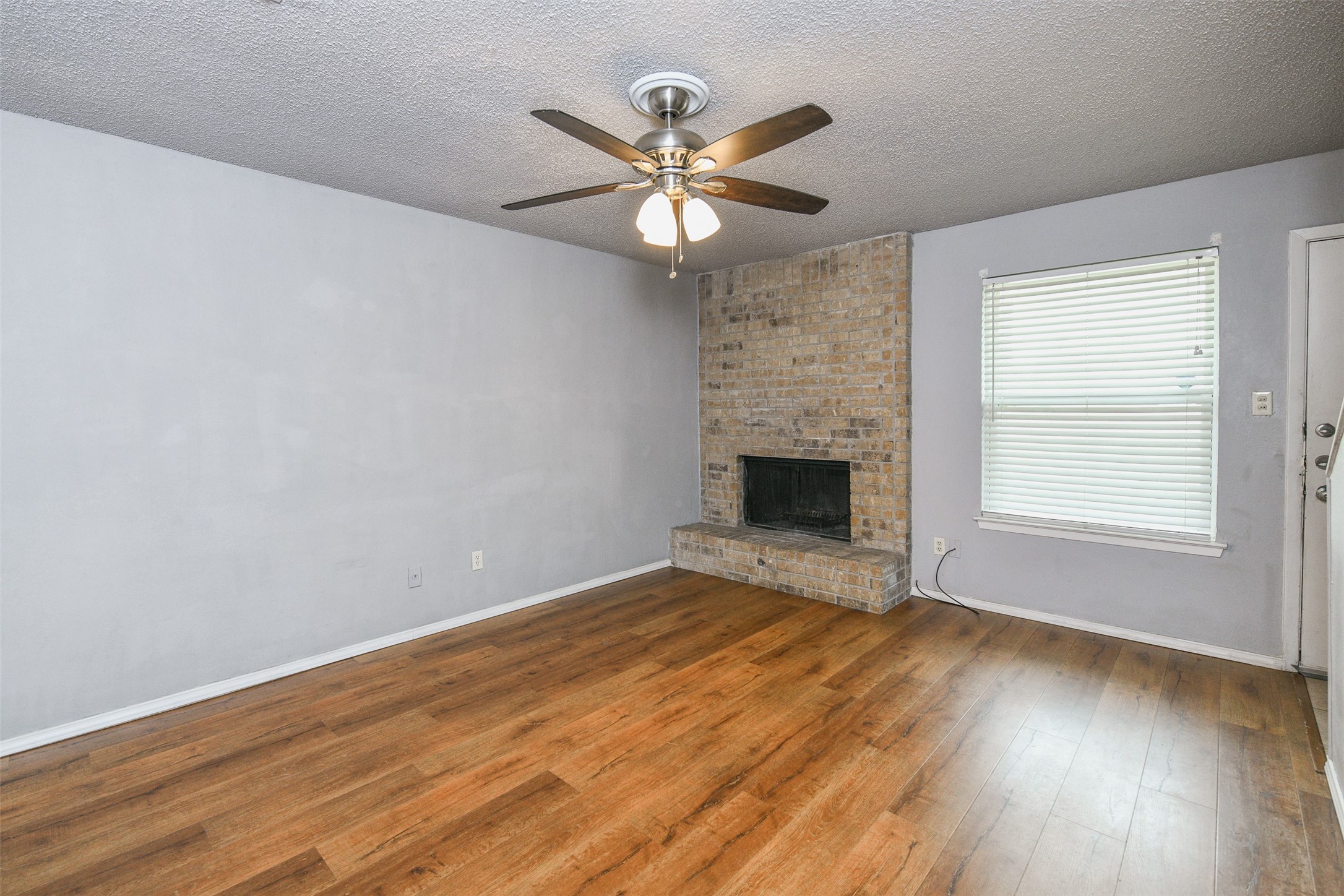 2017 Paisley Drive Arlington TX 76015