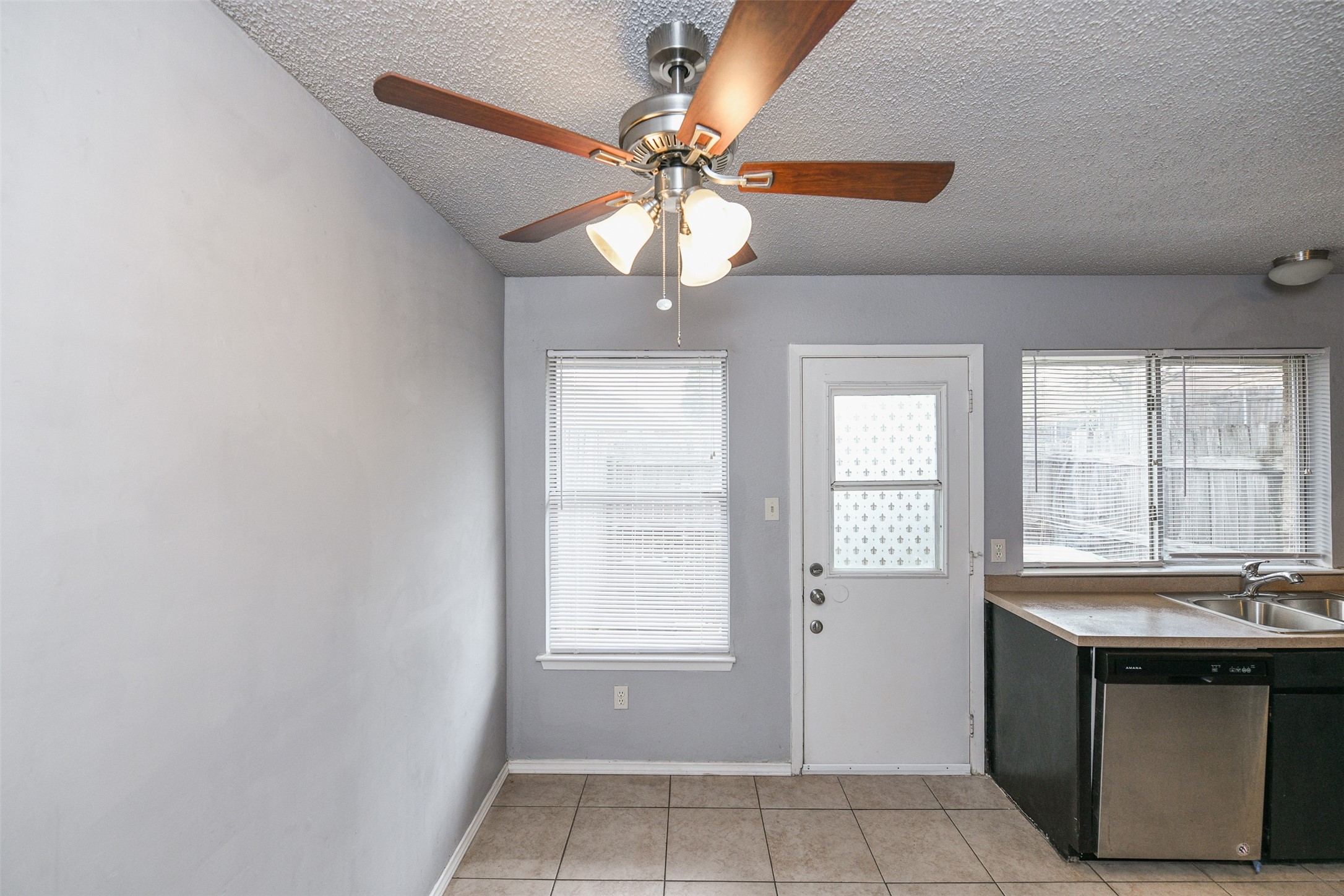 2017 Paisley Drive Arlington TX 76015