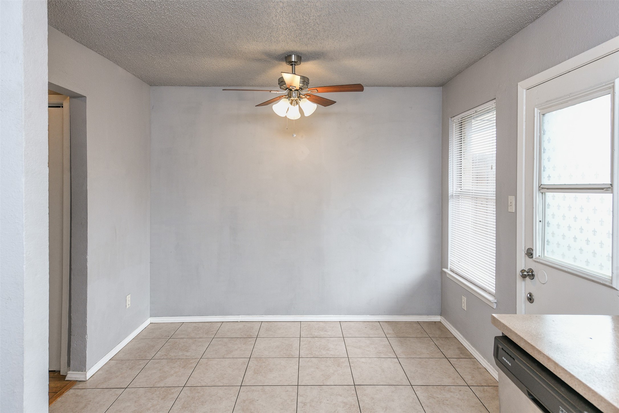 2017 Paisley Drive Arlington TX 76015