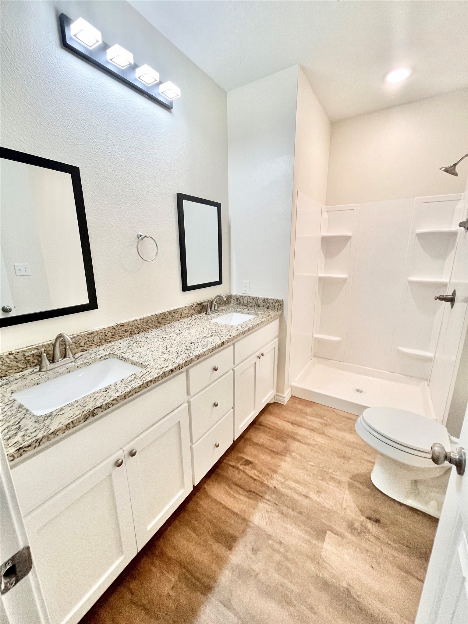 523 E Hanna Road Denison TX 75021