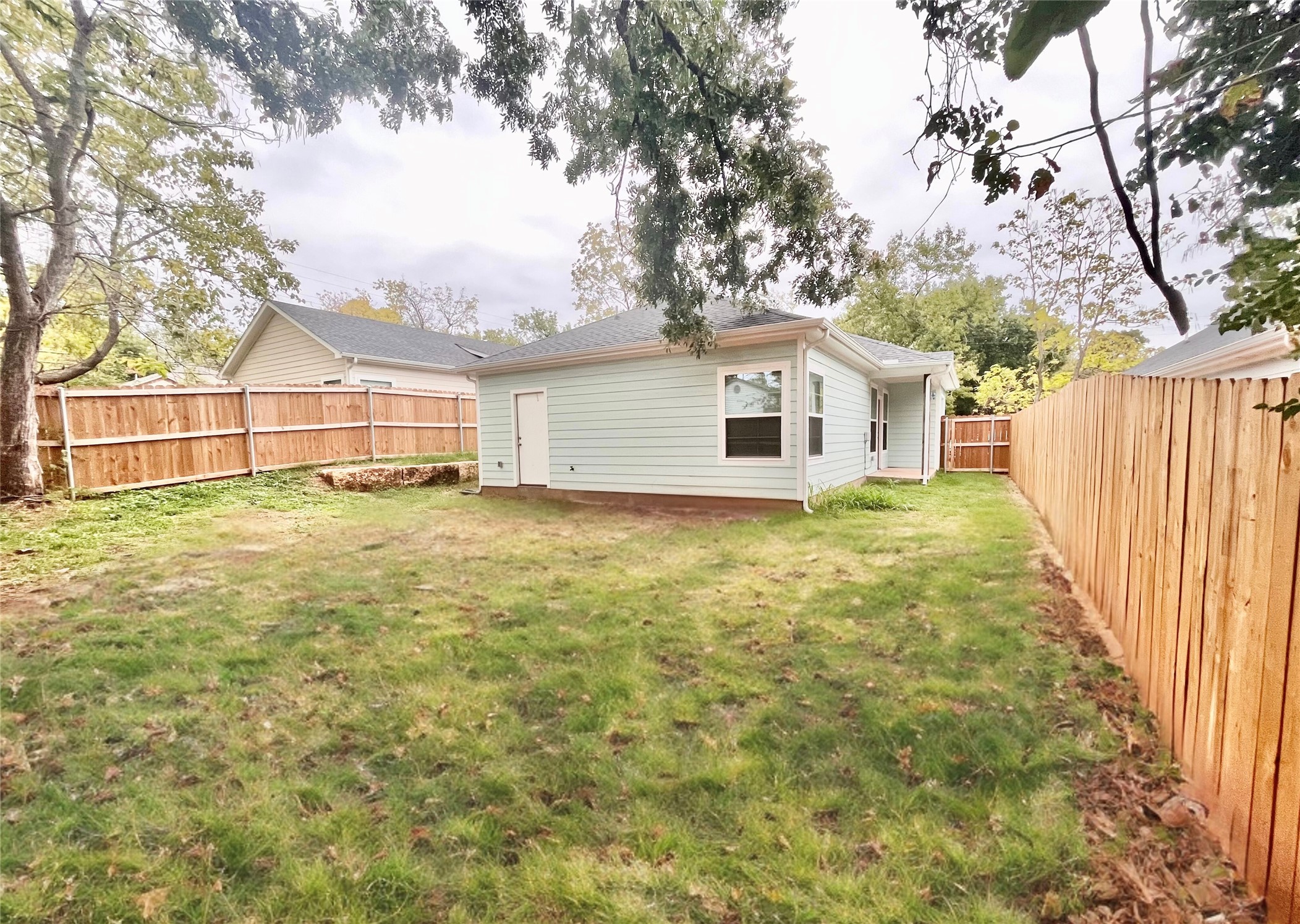 523 E Hanna Road Denison TX 75021