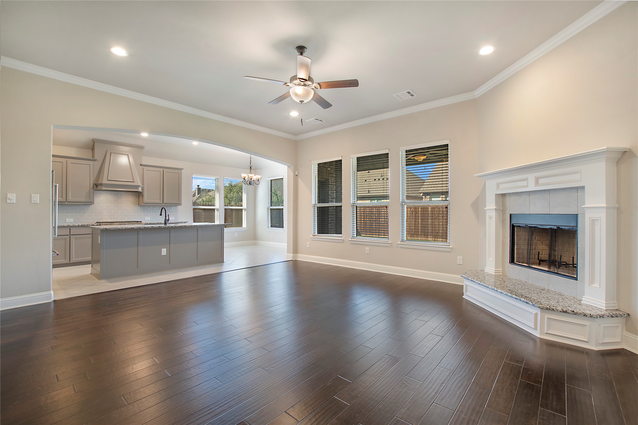 2811 Diamond Ridge Drive Arlington TX 76001