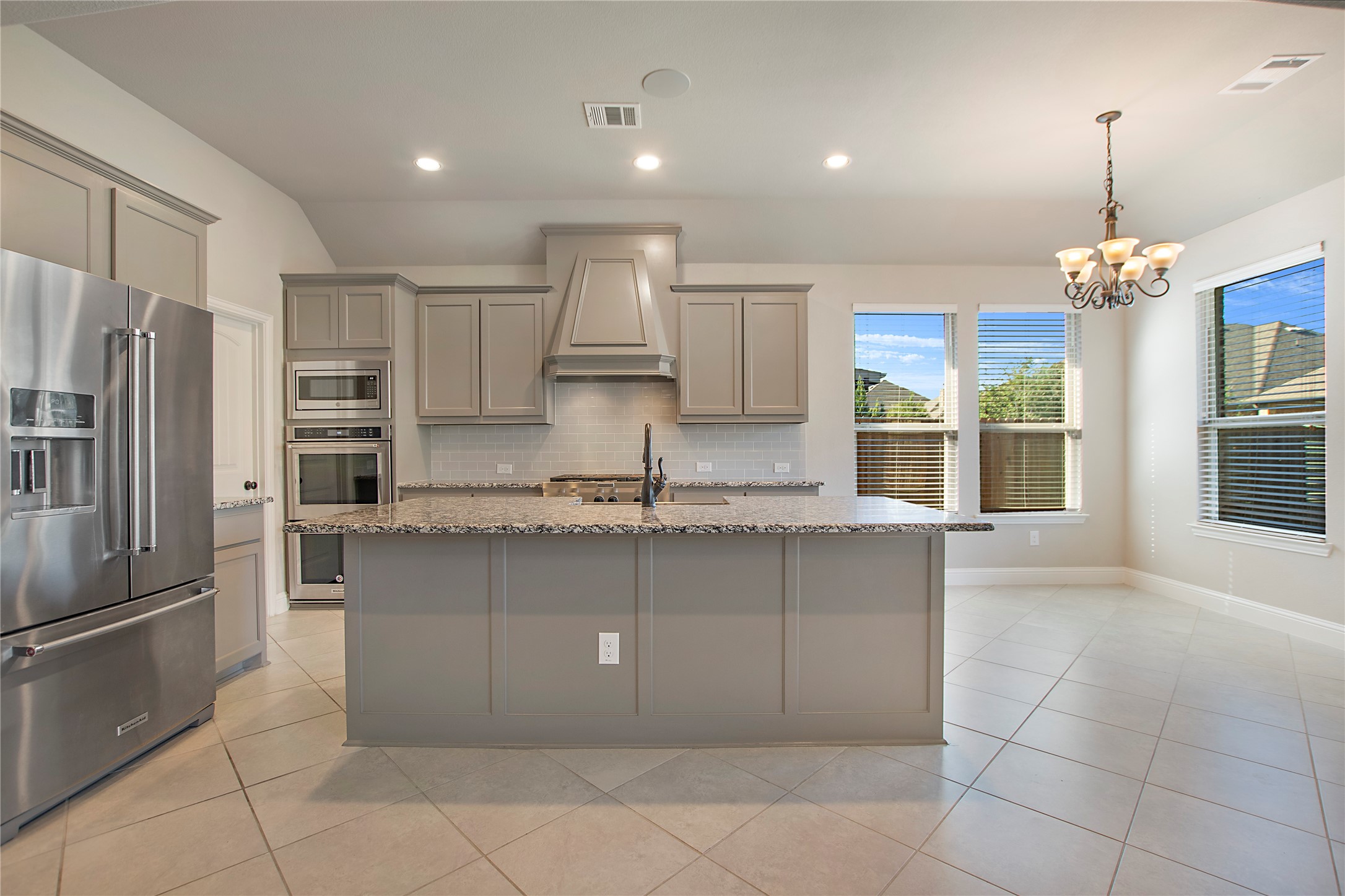 2811 Diamond Ridge Drive Arlington TX 76001