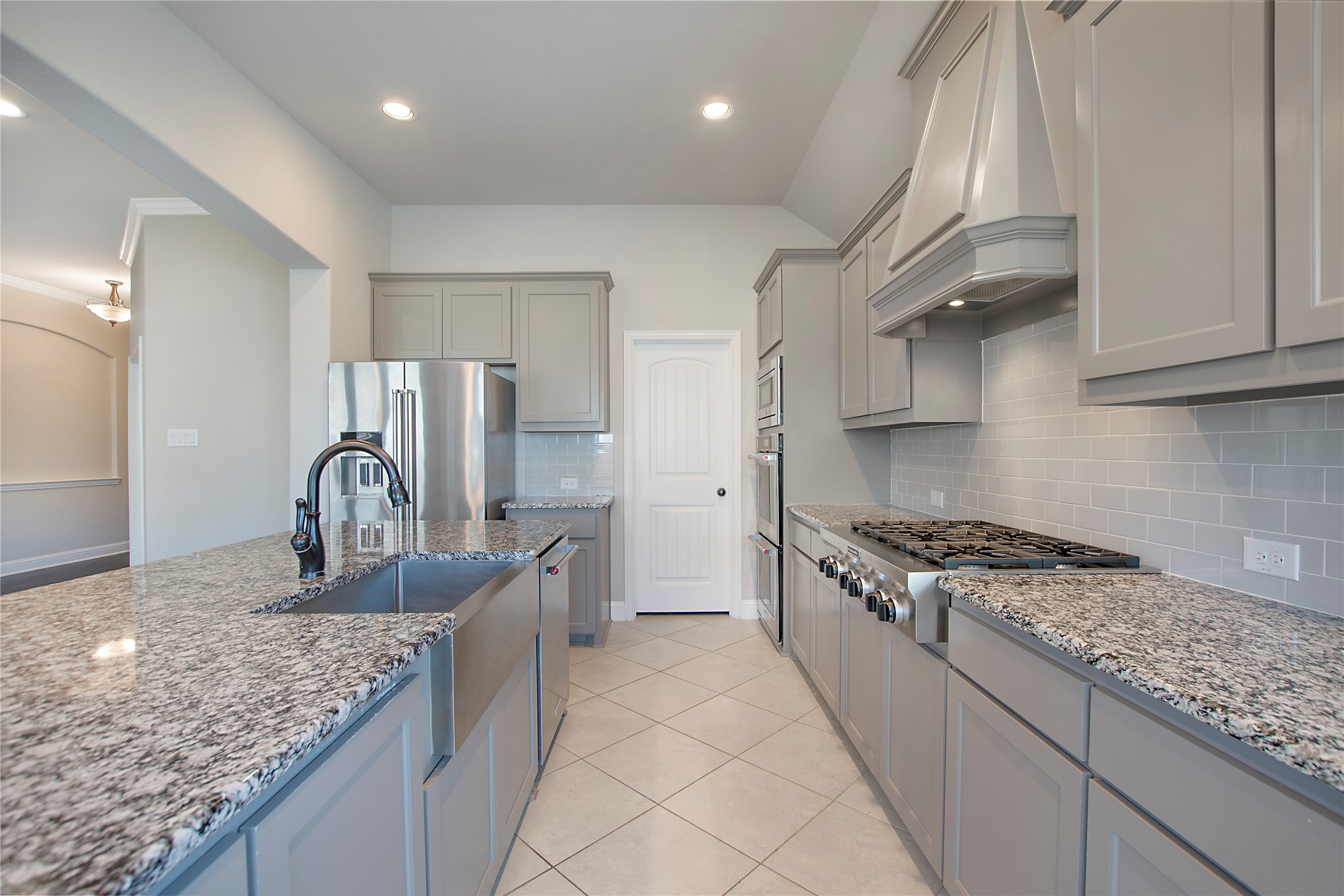 2811 Diamond Ridge Drive Arlington TX 76001