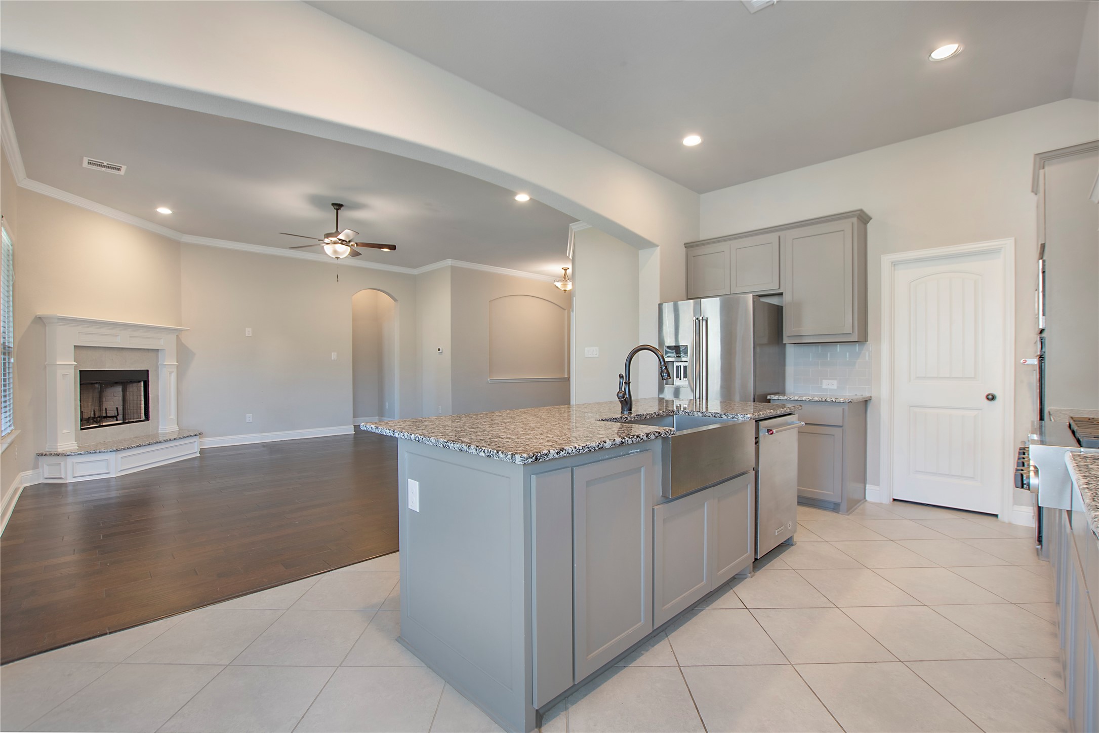 2811 Diamond Ridge Drive Arlington TX 76001