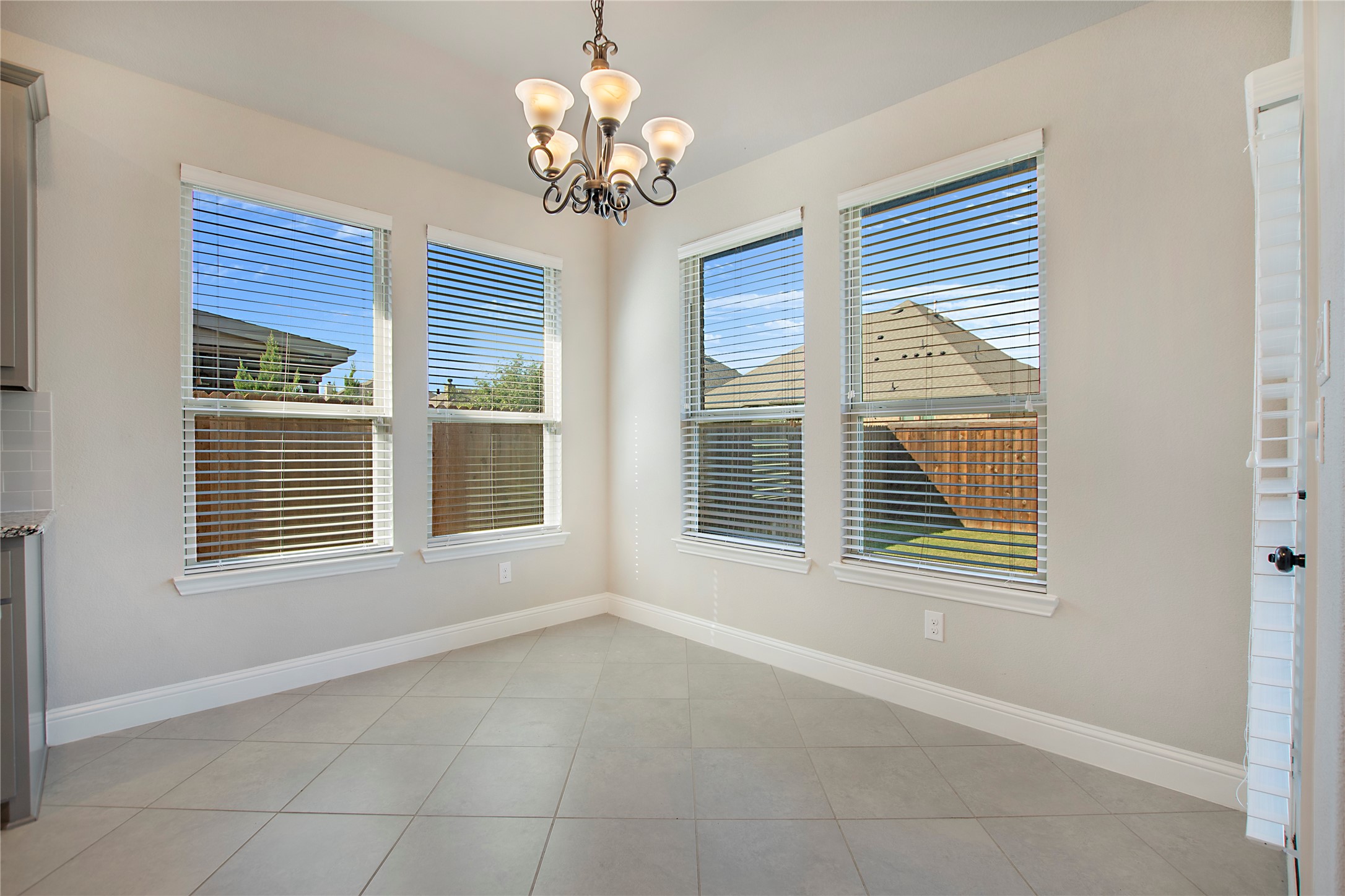 2811 Diamond Ridge Drive Arlington TX 76001