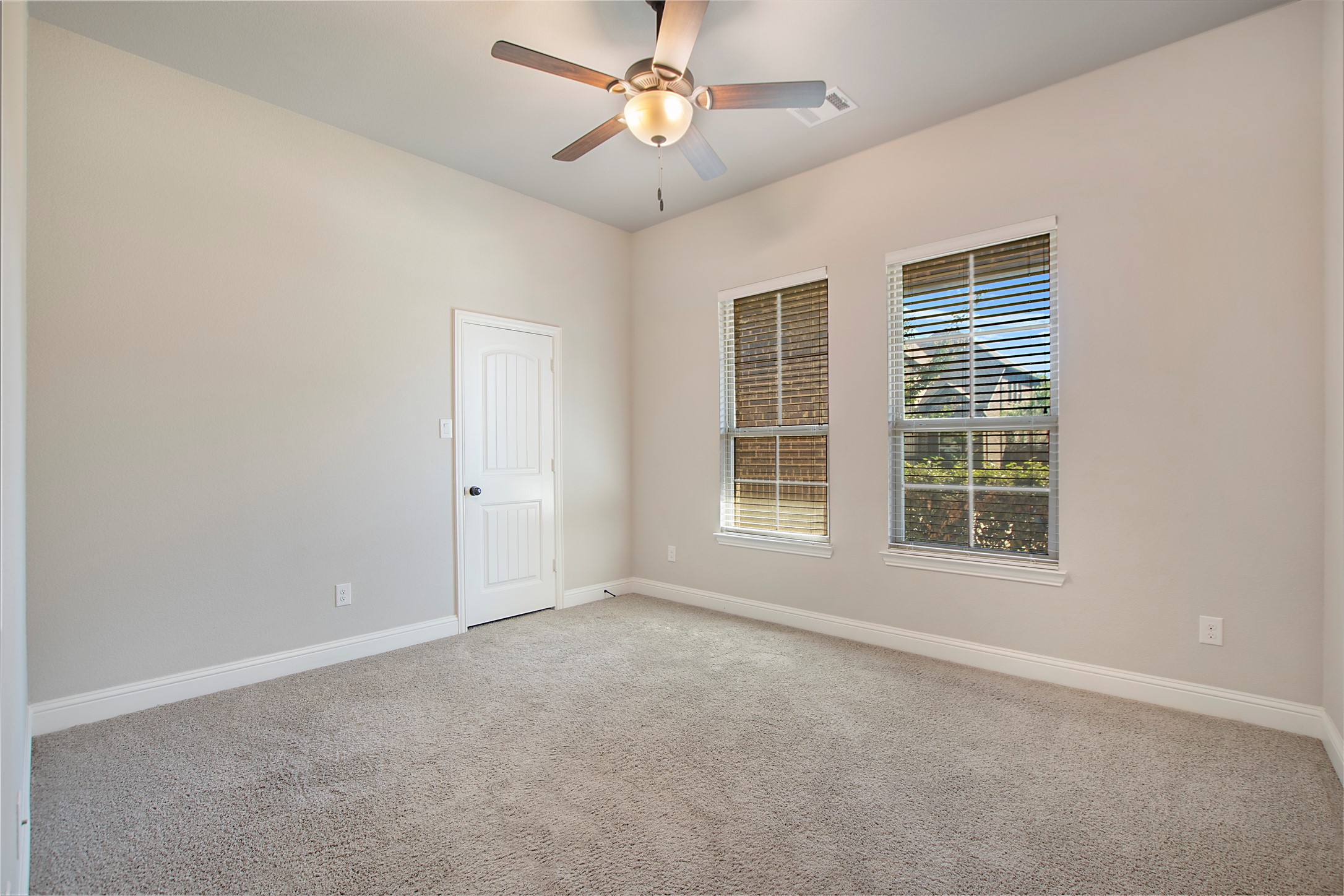 2811 Diamond Ridge Drive Arlington TX 76001
