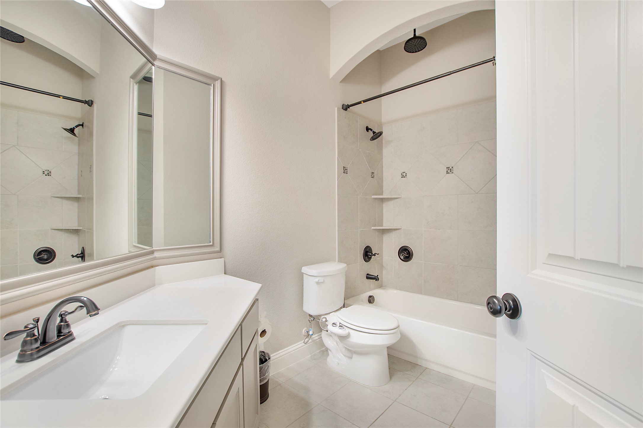 2811 Diamond Ridge Drive Arlington TX 76001