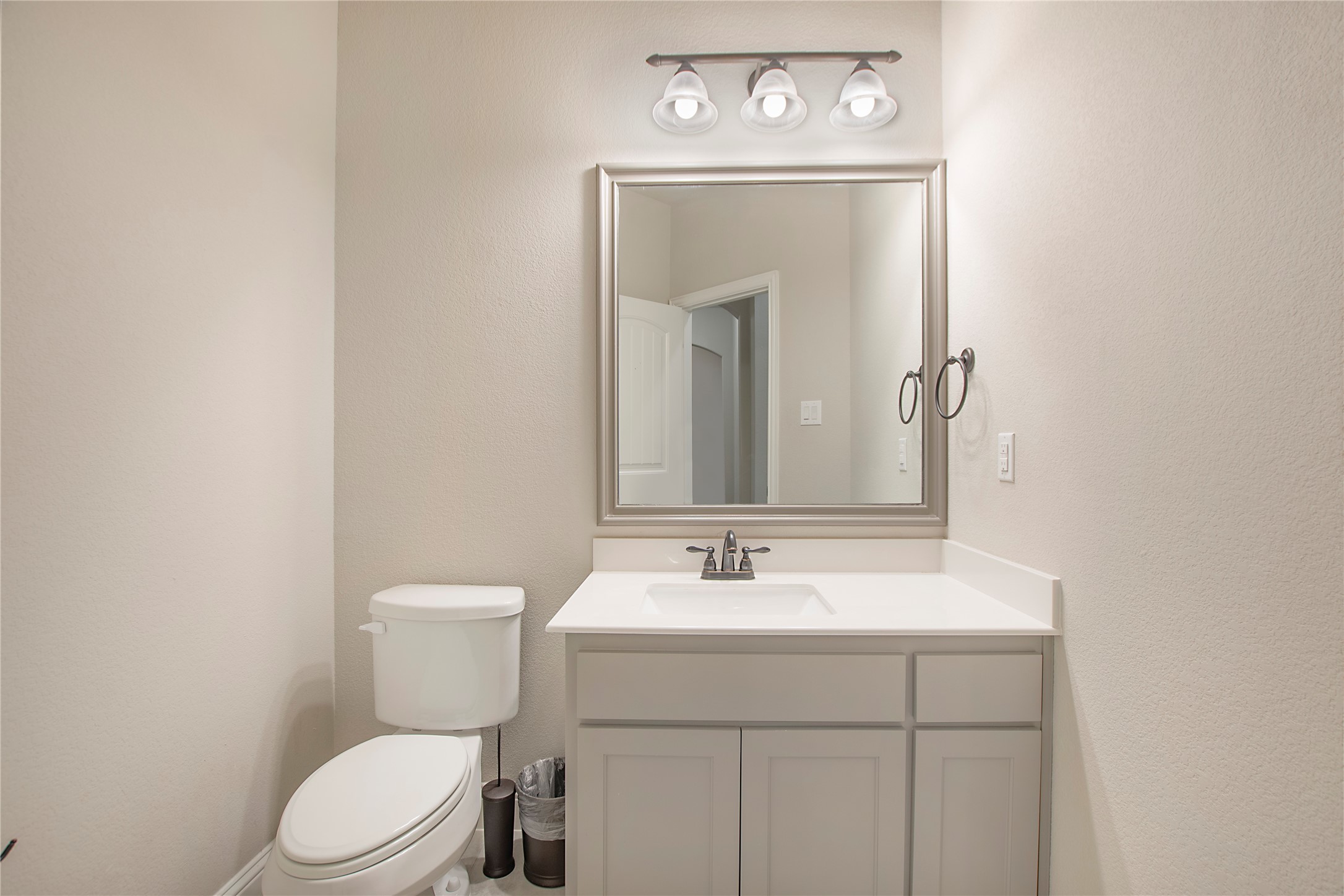 2811 Diamond Ridge Drive Arlington TX 76001