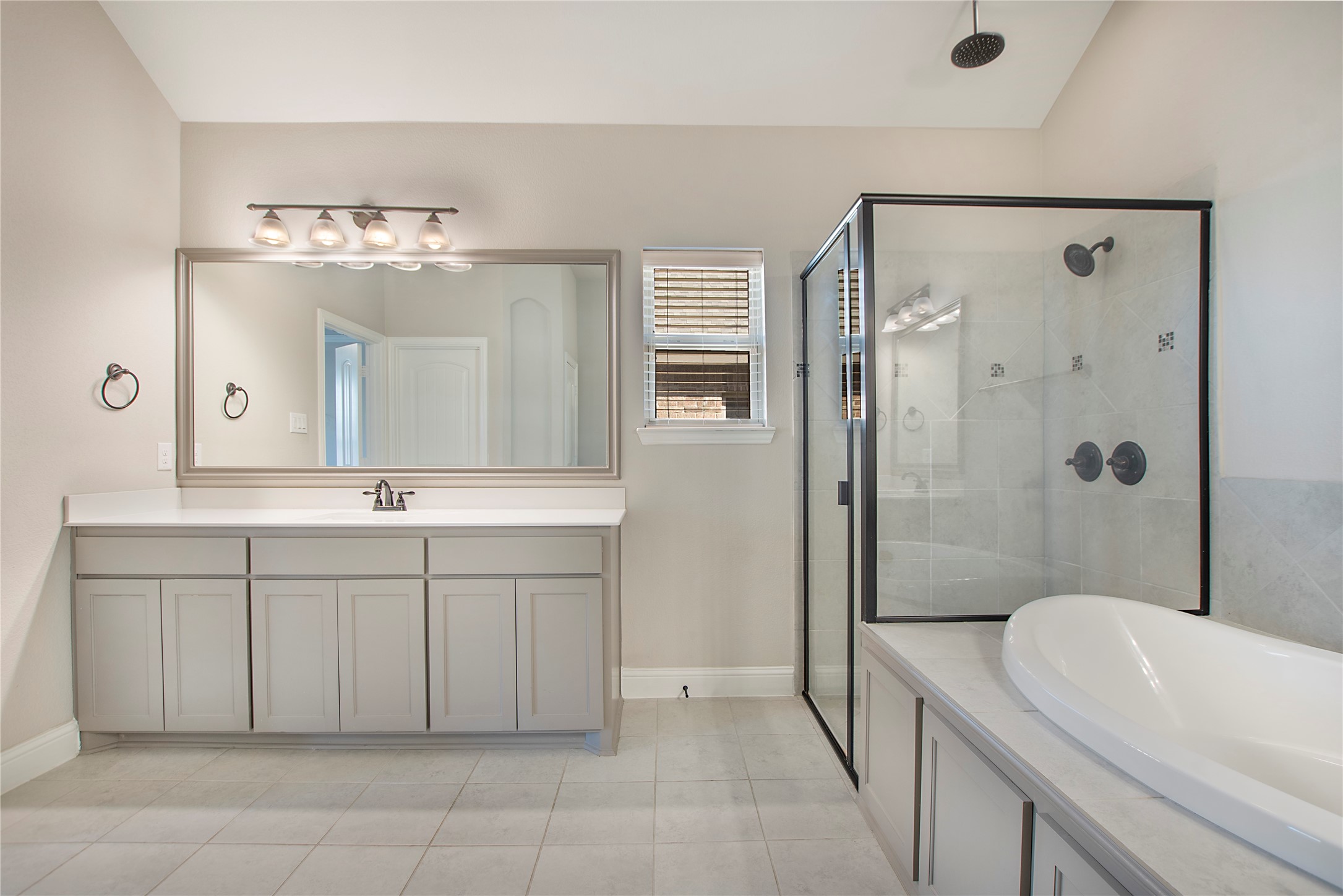 2811 Diamond Ridge Drive Arlington TX 76001