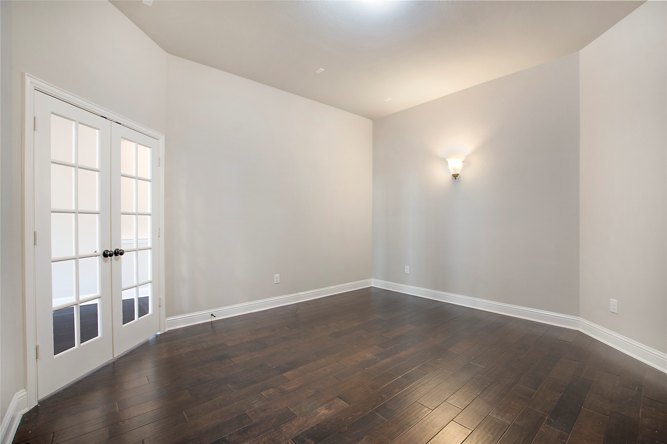 2811 Diamond Ridge Drive Arlington TX 76001