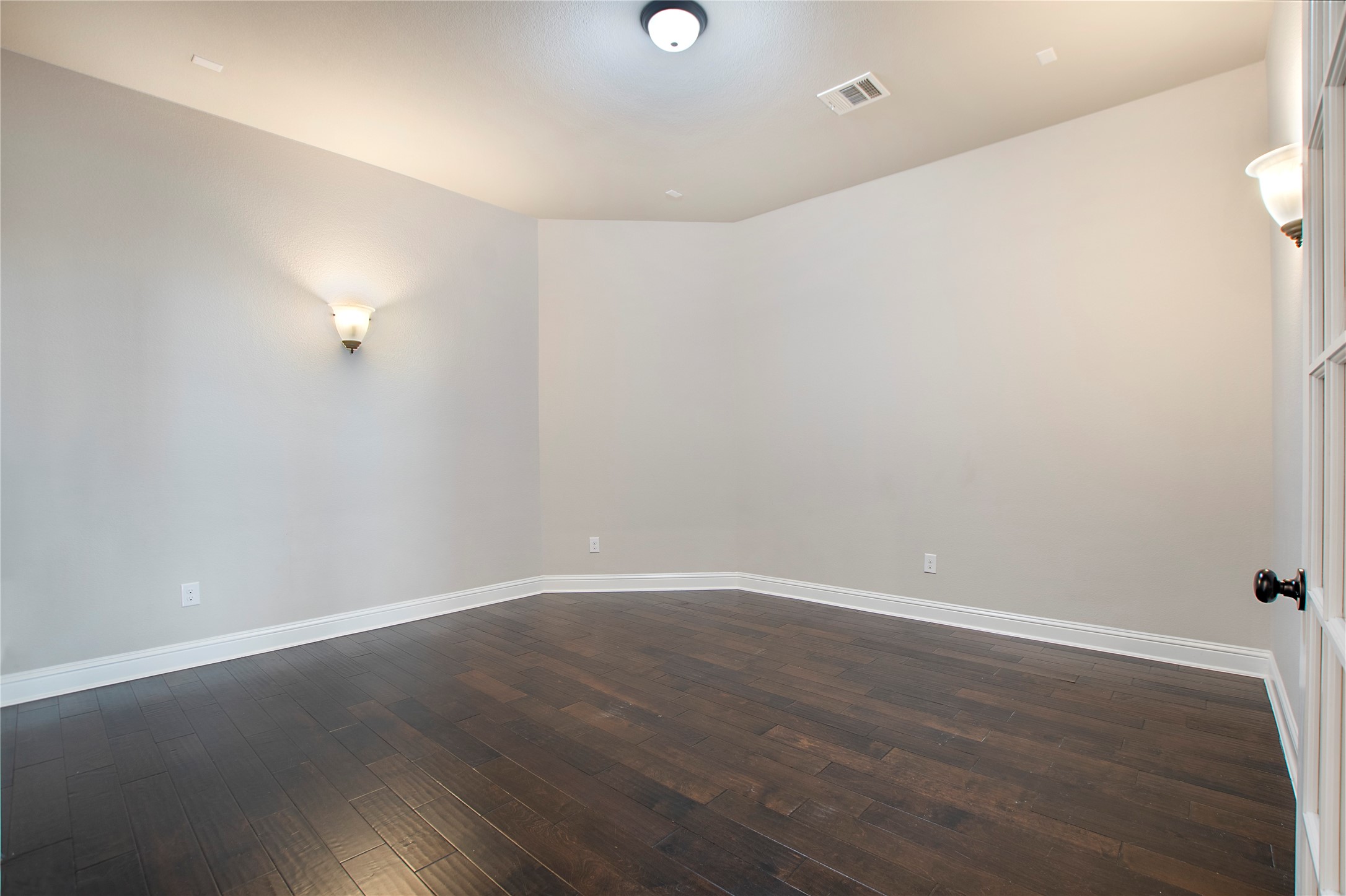 2811 Diamond Ridge Drive Arlington TX 76001
