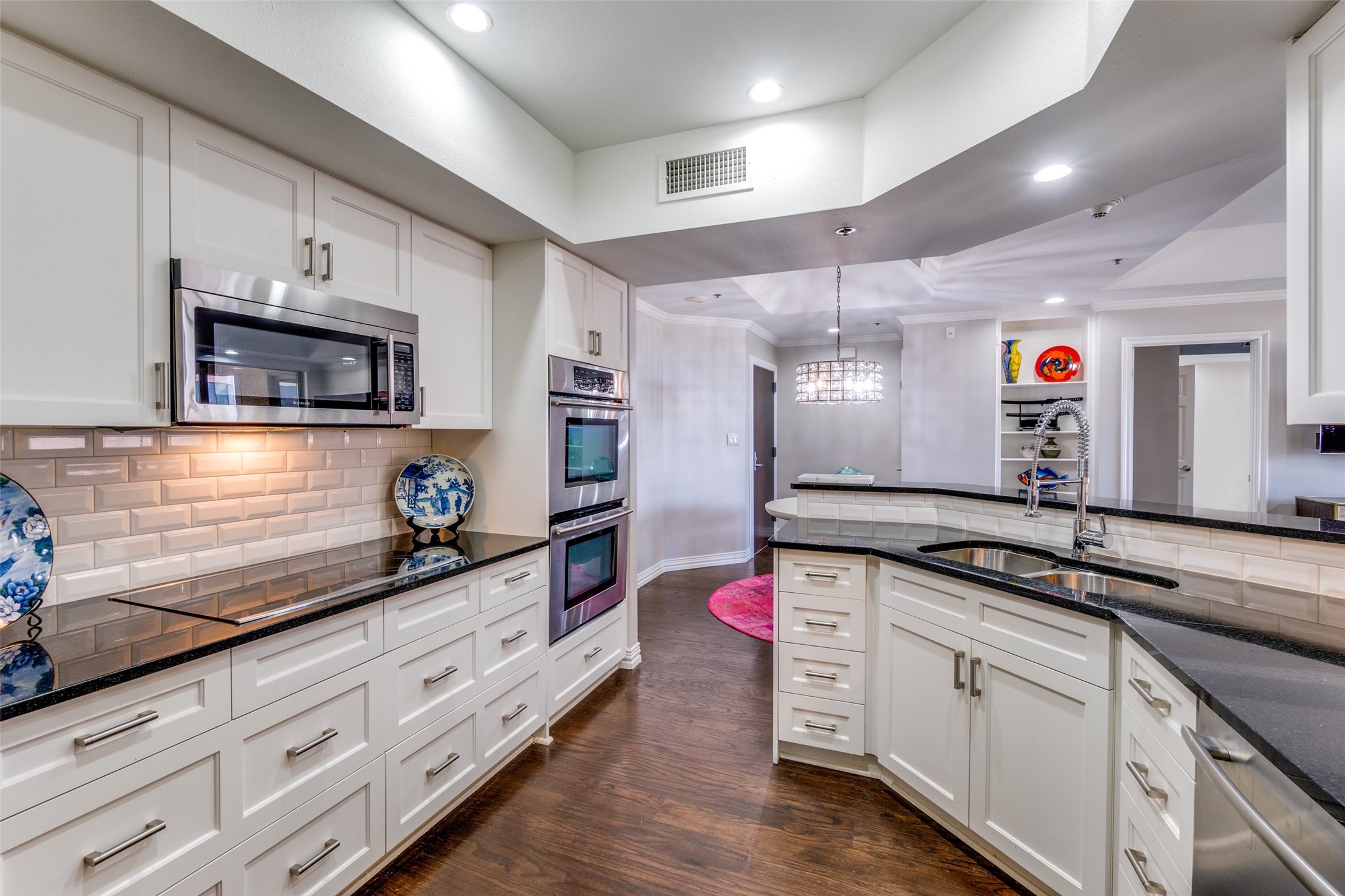 5909 Luther Lane Dallas TX 75225