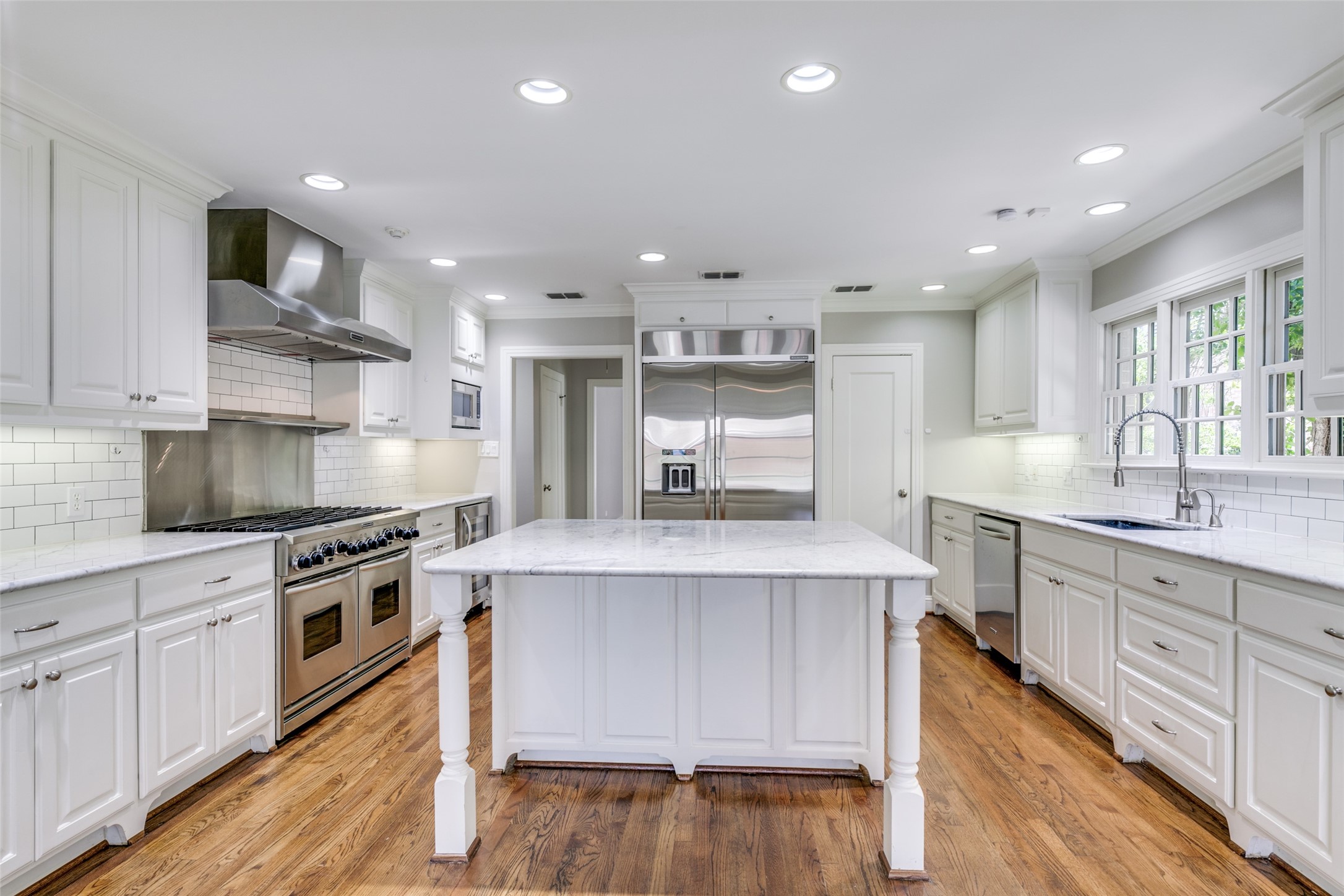 4606 S Versailles Avenue Highland Park TX 75209