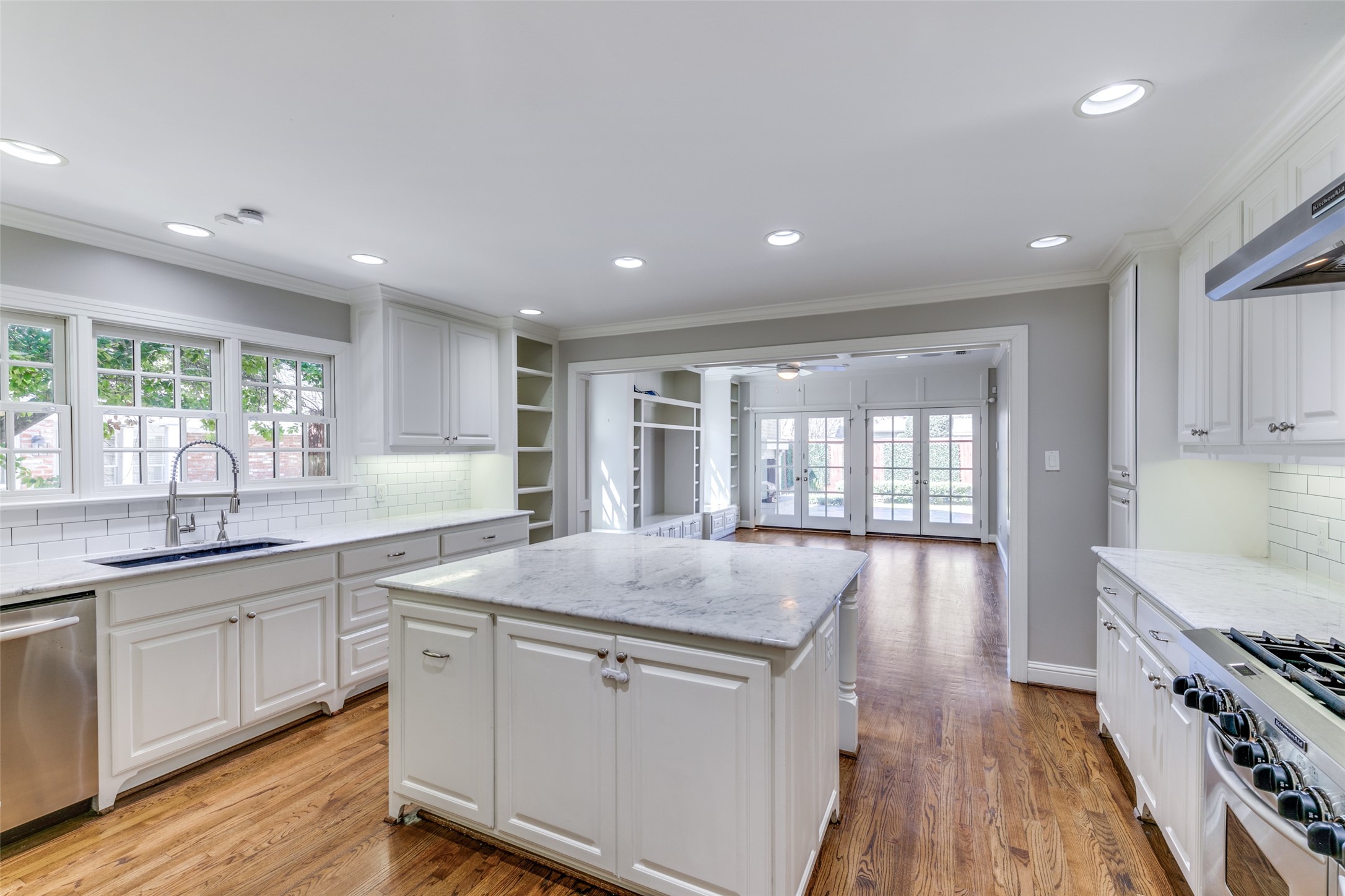4606 S Versailles Avenue Highland Park TX 75209