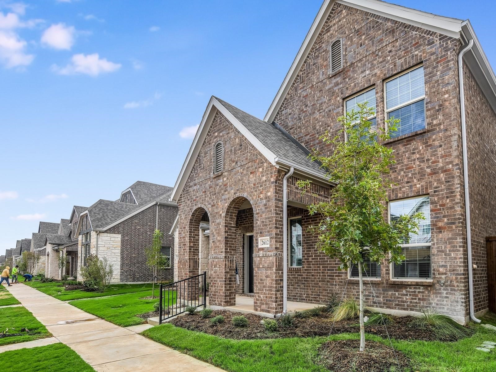 2612 Gateway Avenue Corinth TX 76210
