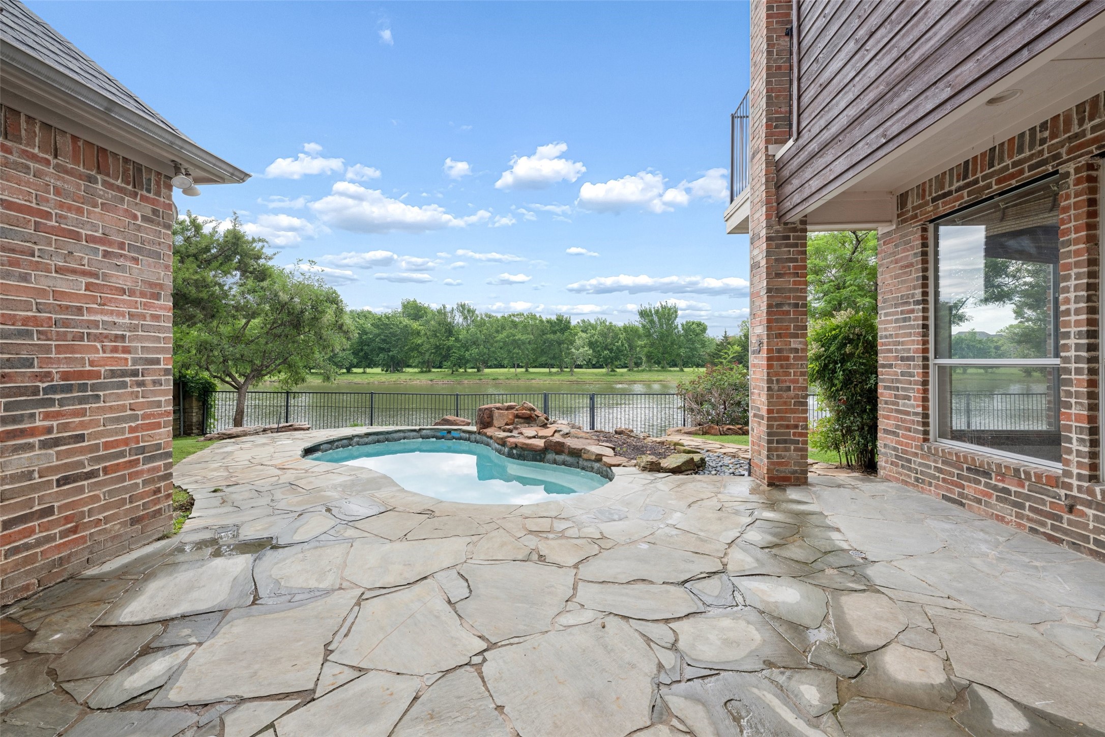 712 Castle Creek Drive Coppell TX 75019