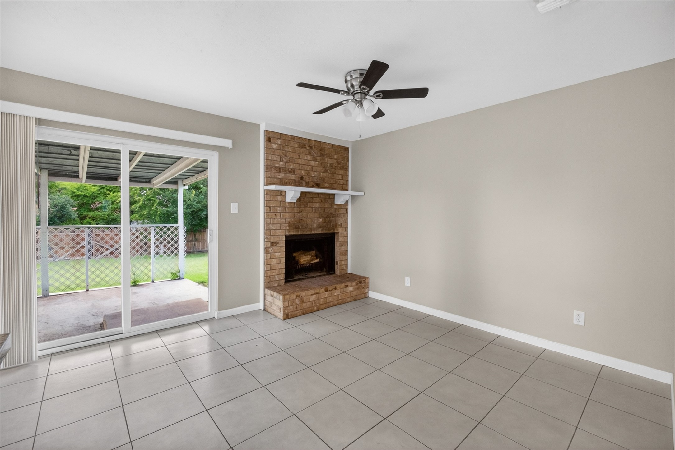 2219 Foxcroft Lane Arlington TX 76014
