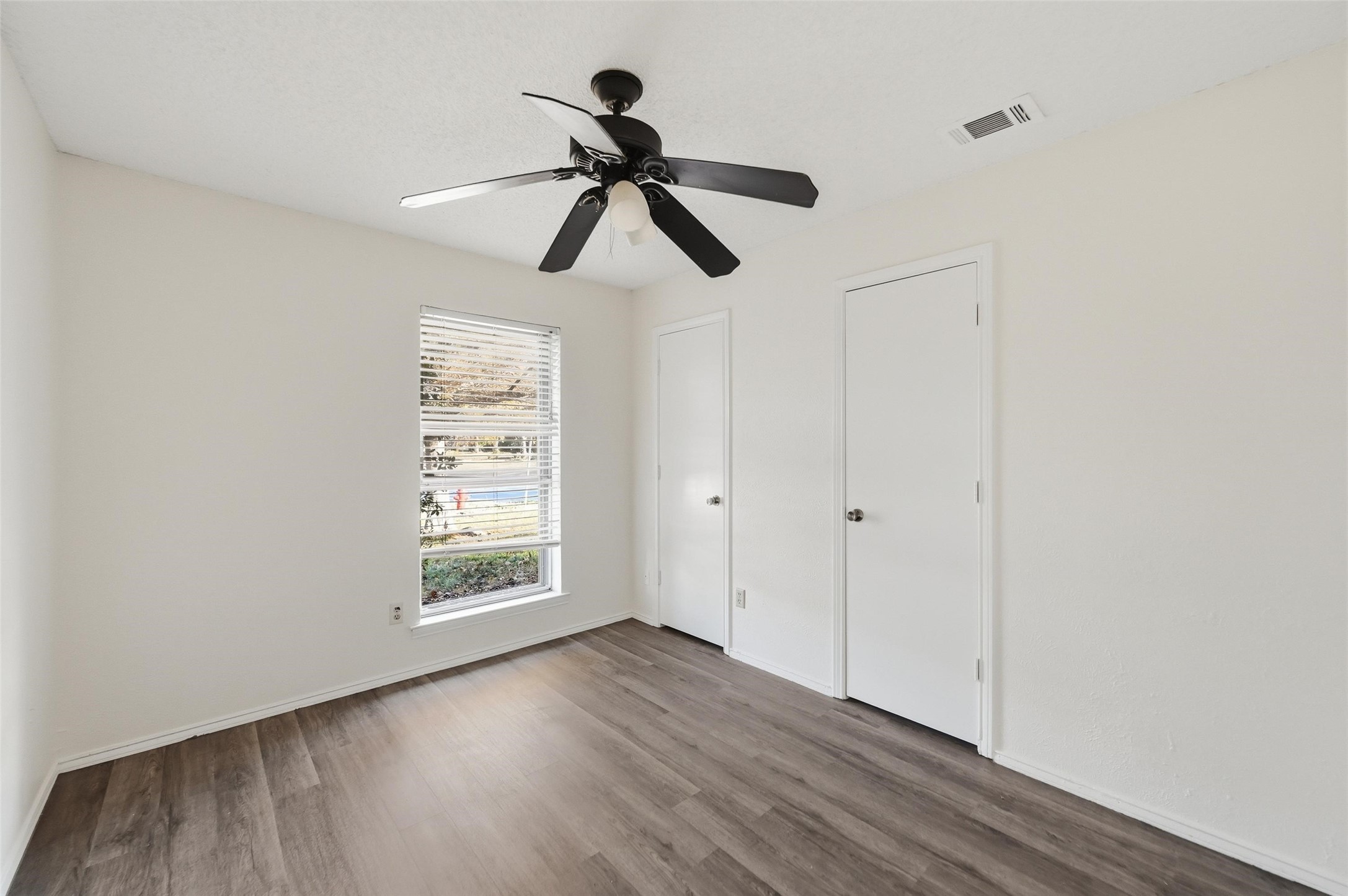 104 Mesa Drive Glenn Heights TX 75154