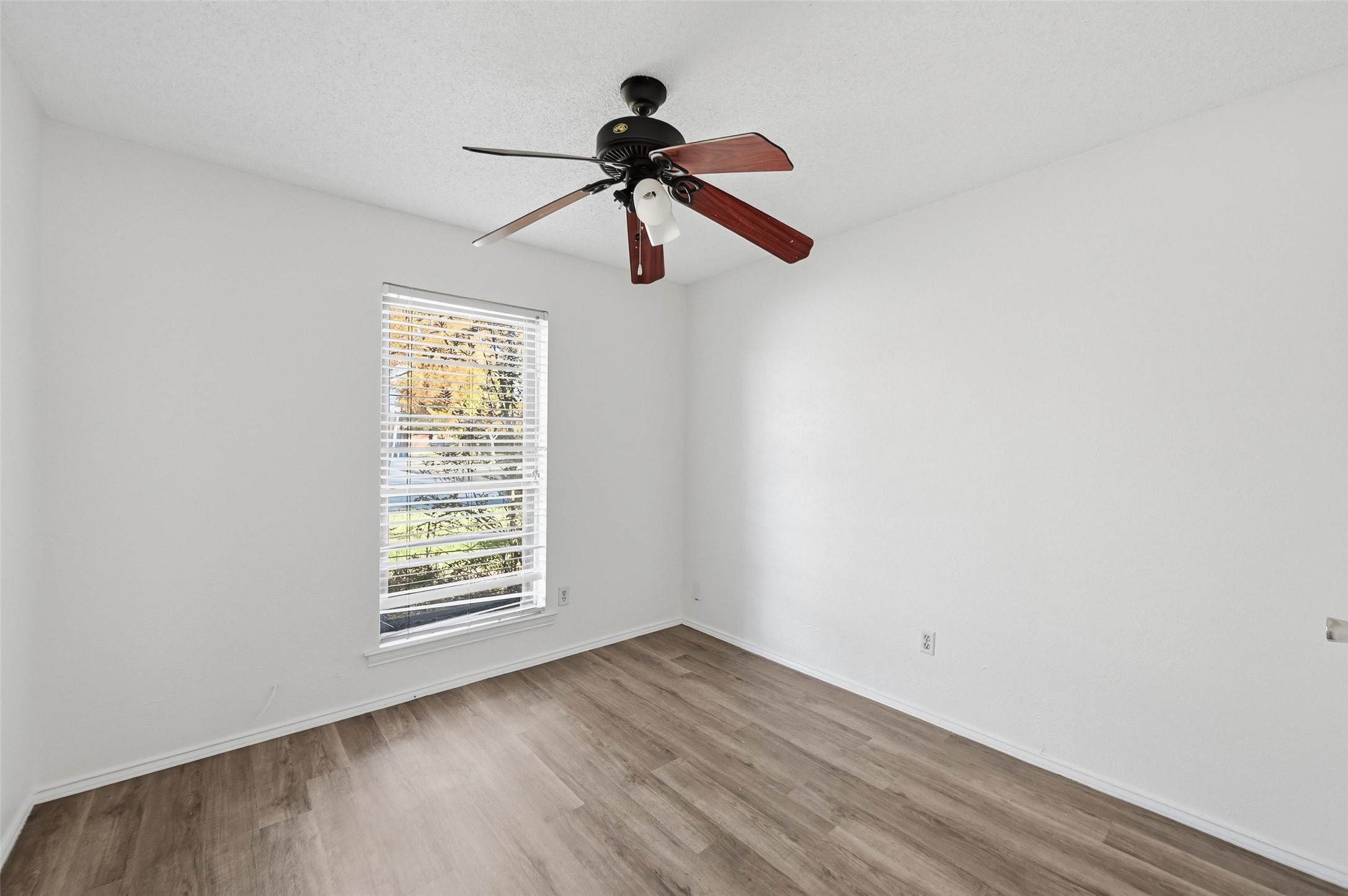 104 Mesa Drive Glenn Heights TX 75154