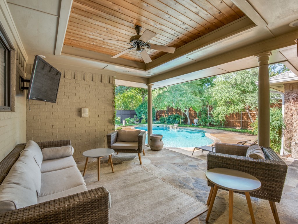3709 Peter Pan Drive Dallas TX 75229