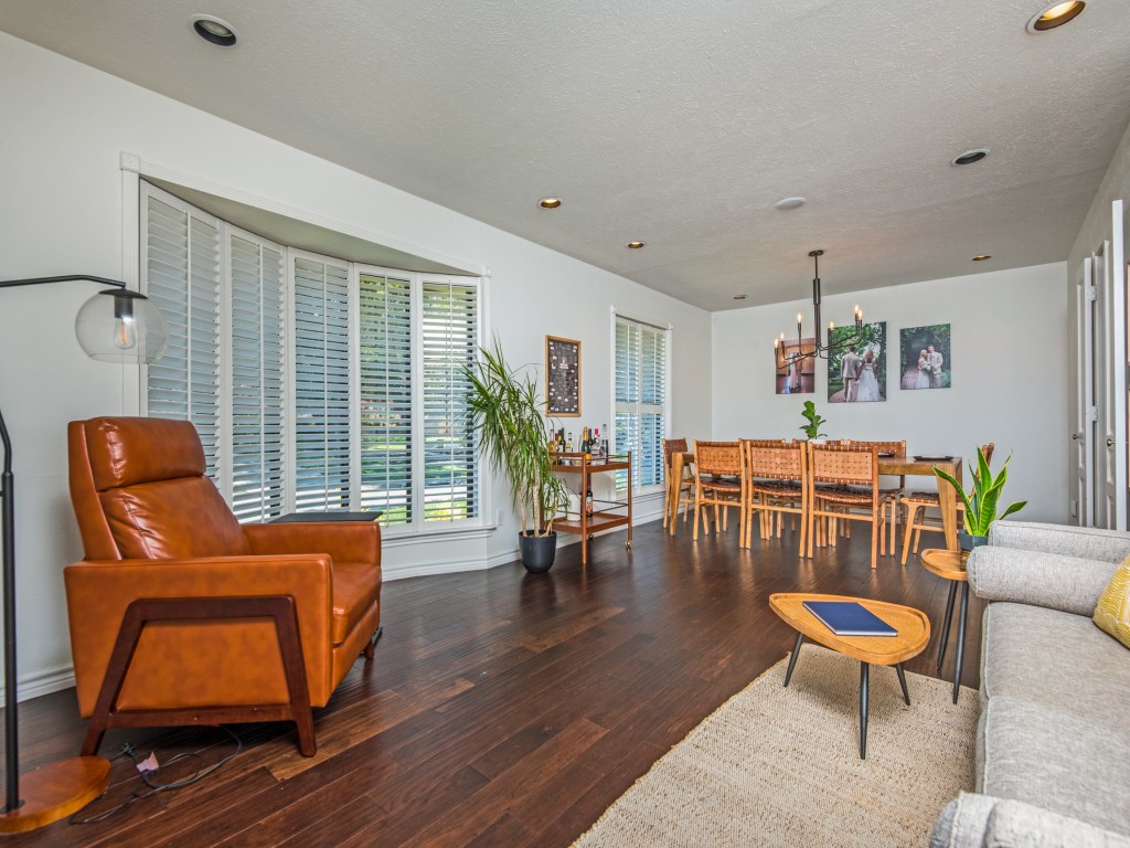 3709 Peter Pan Drive Dallas TX 75229