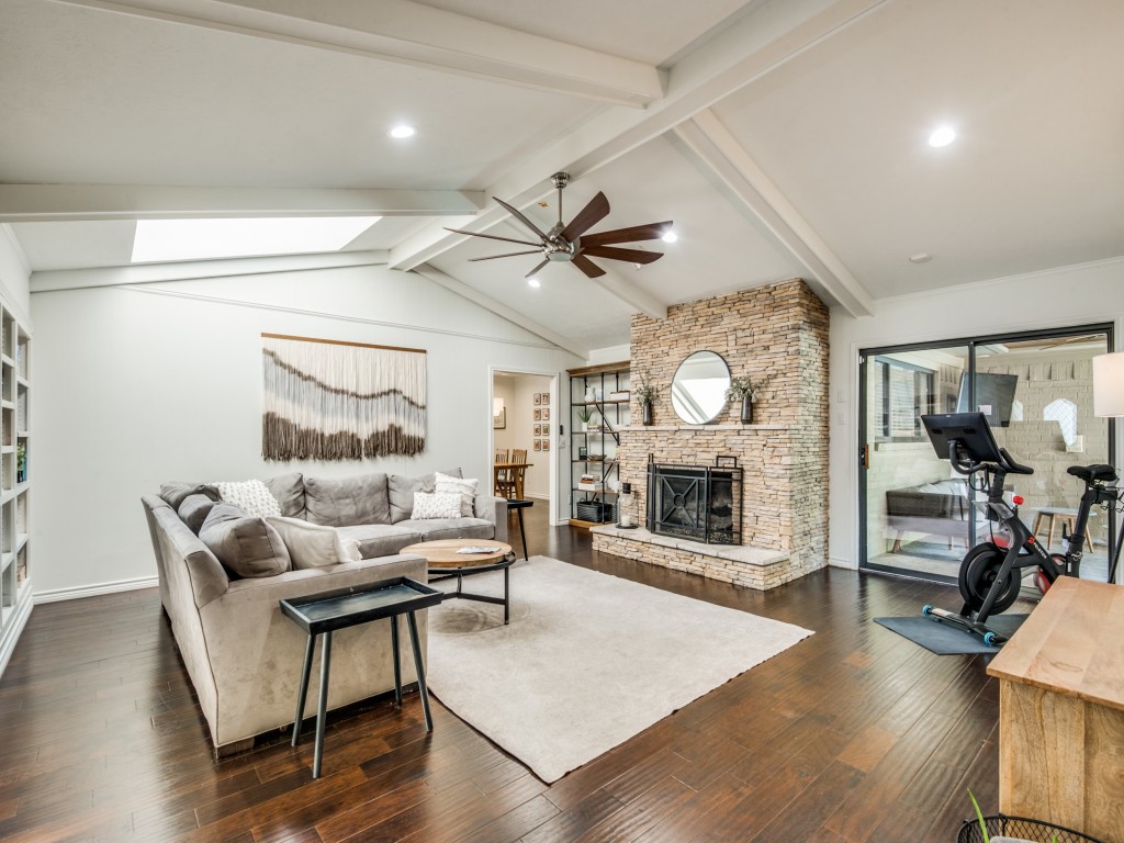 3709 Peter Pan Drive Dallas TX 75229