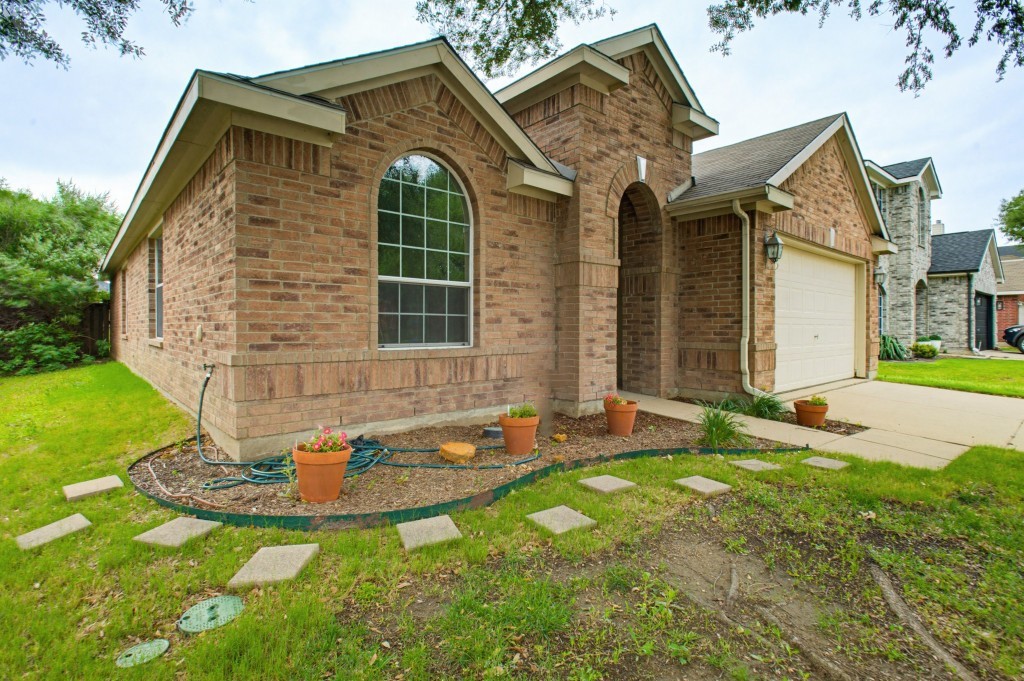 3247 Yeltes Grand Prairie TX 75054