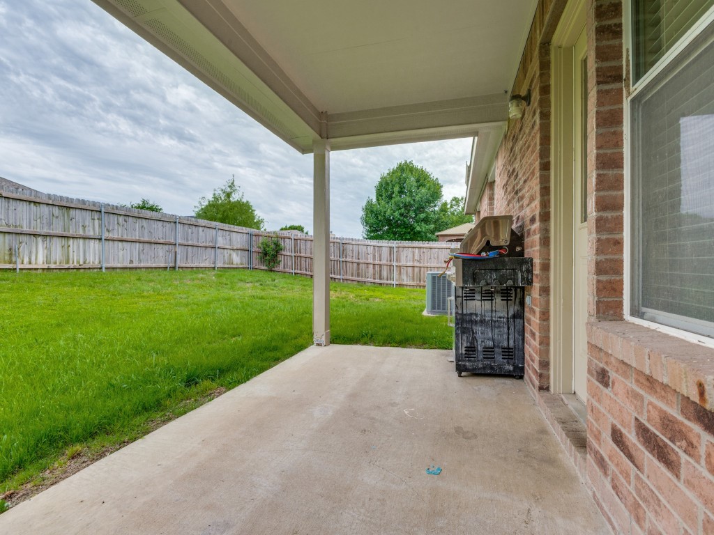 3247 Yeltes Grand Prairie TX 75054