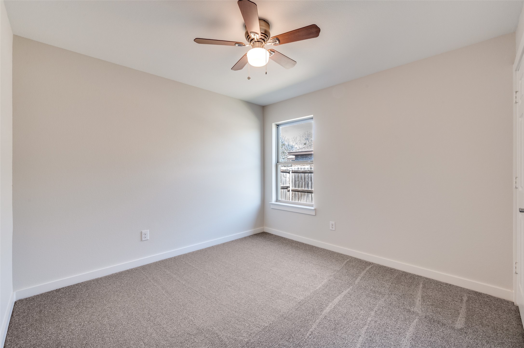 612 N 6th Gunter TX 75058