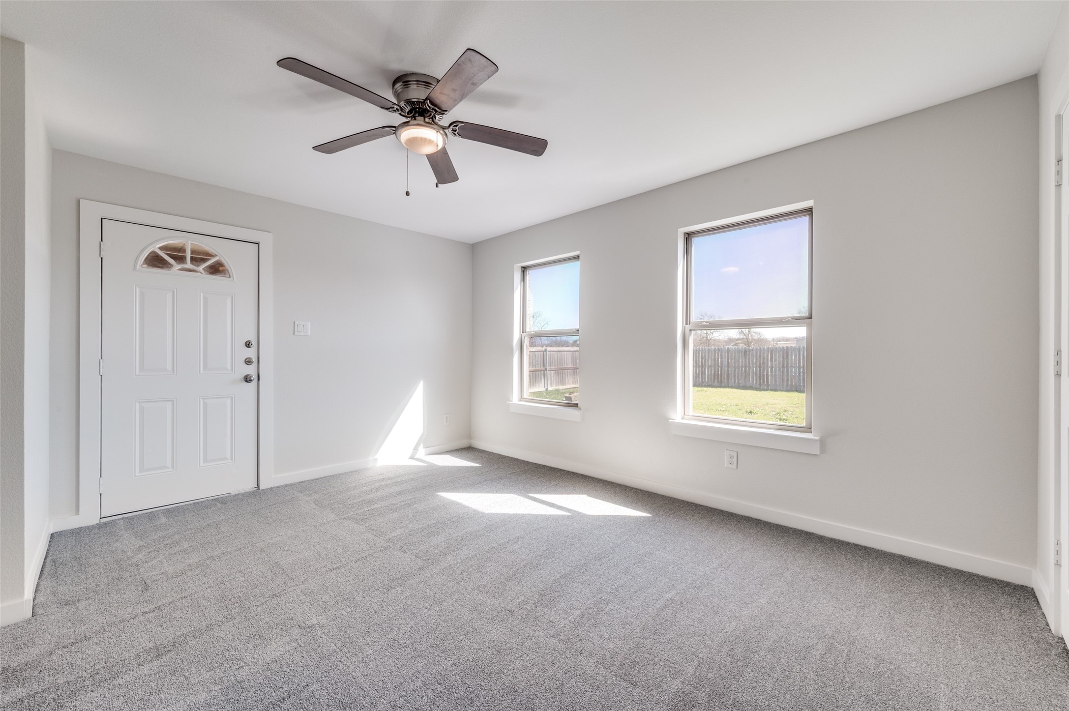 612 N 6th Gunter TX 75058