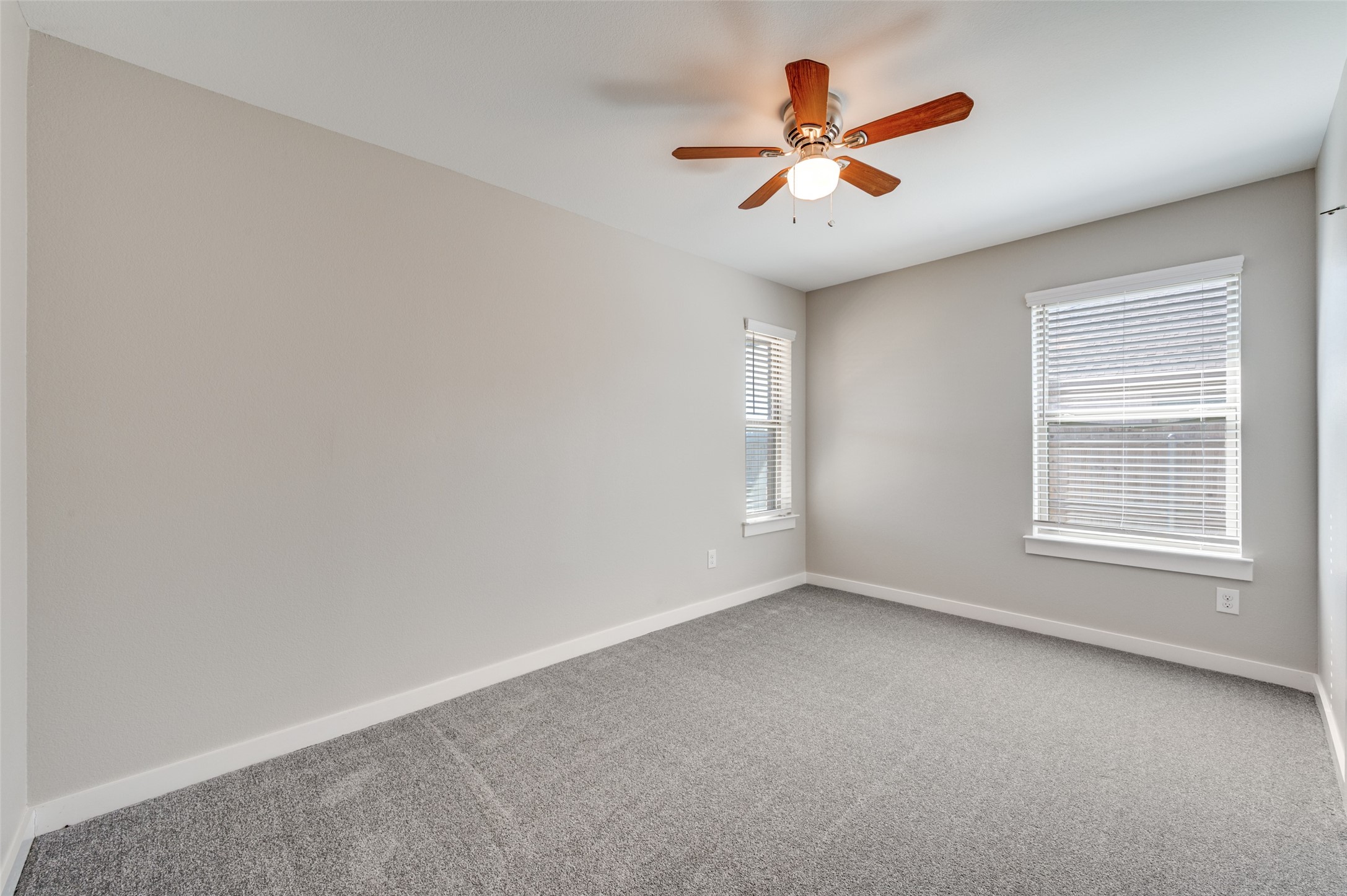 612 N 6th Gunter TX 75058