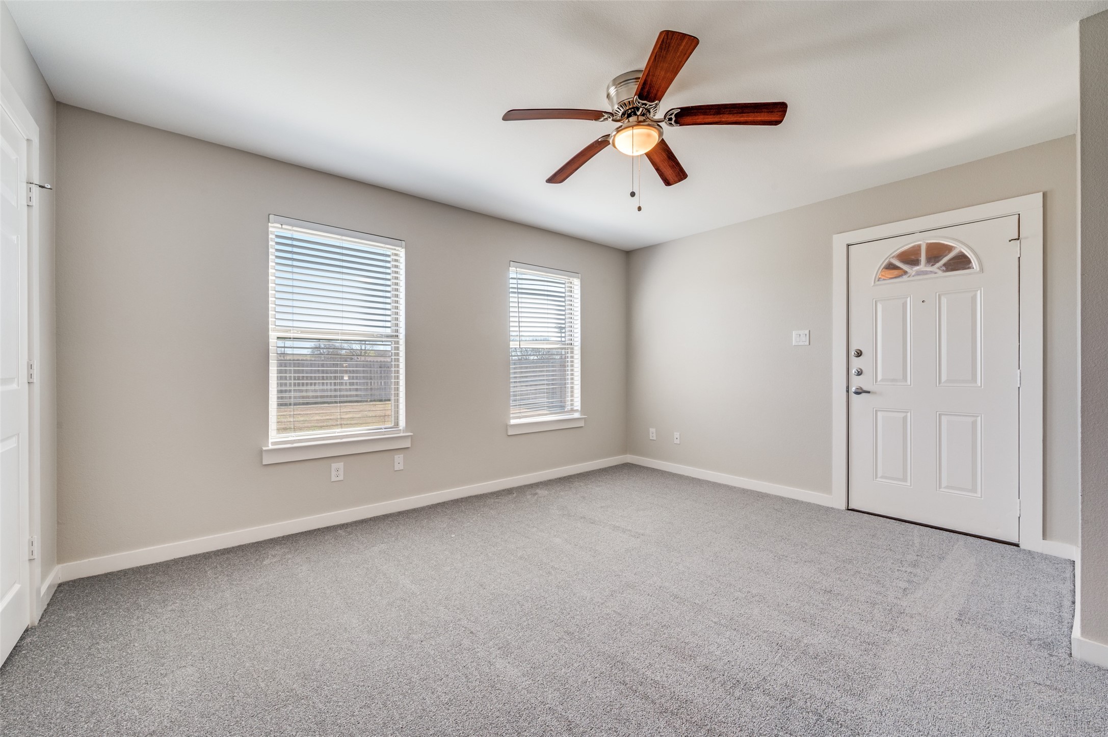 612 N 6th Gunter TX 75058