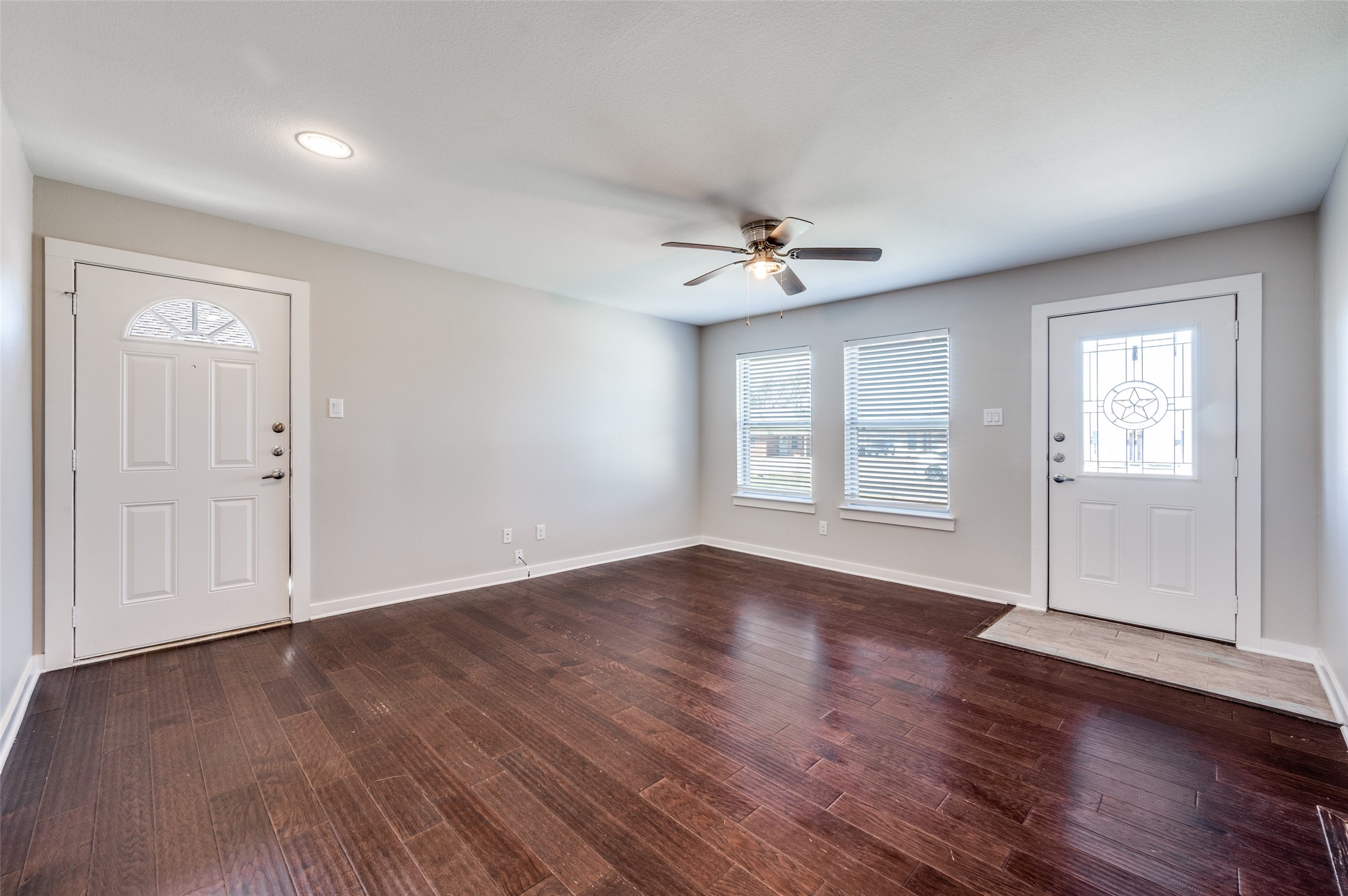 612 N 6th Gunter TX 75058