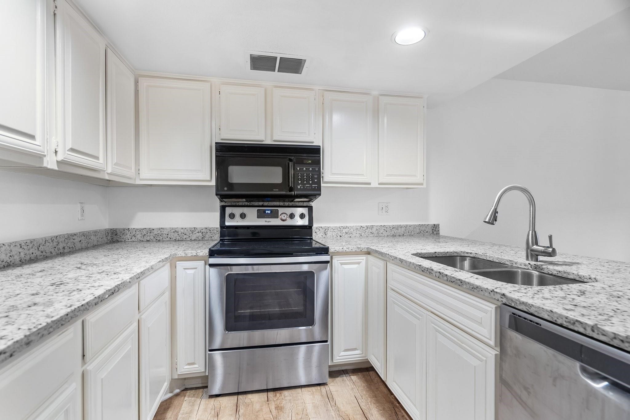 438 Yacht Club Drive Rockwall TX 75032
