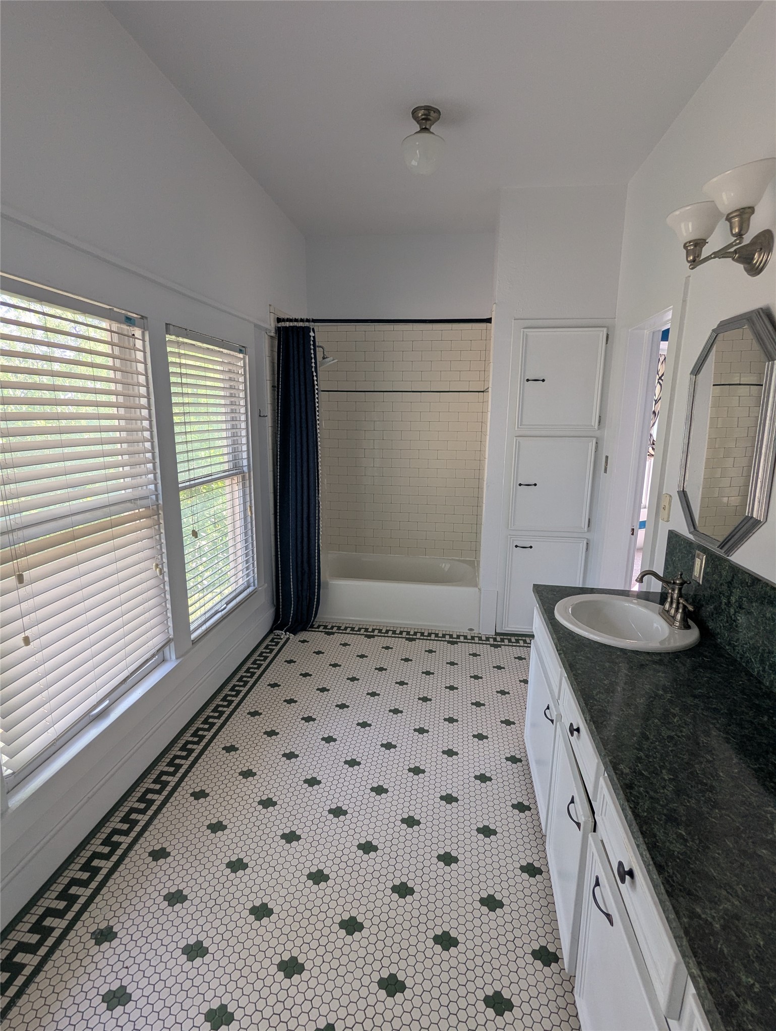 4526 Reiger Avenue Dallas TX 75246