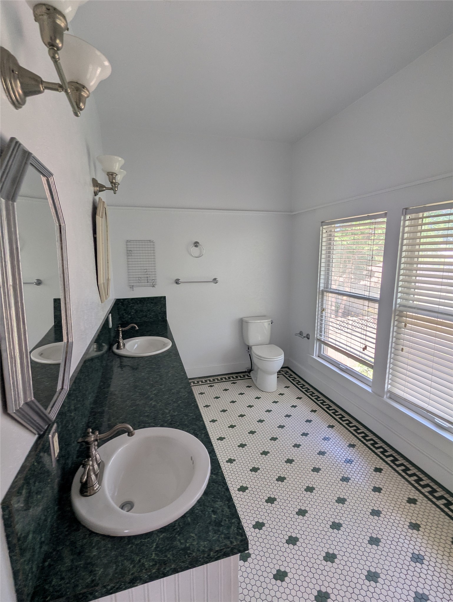 4526 Reiger Avenue Dallas TX 75246