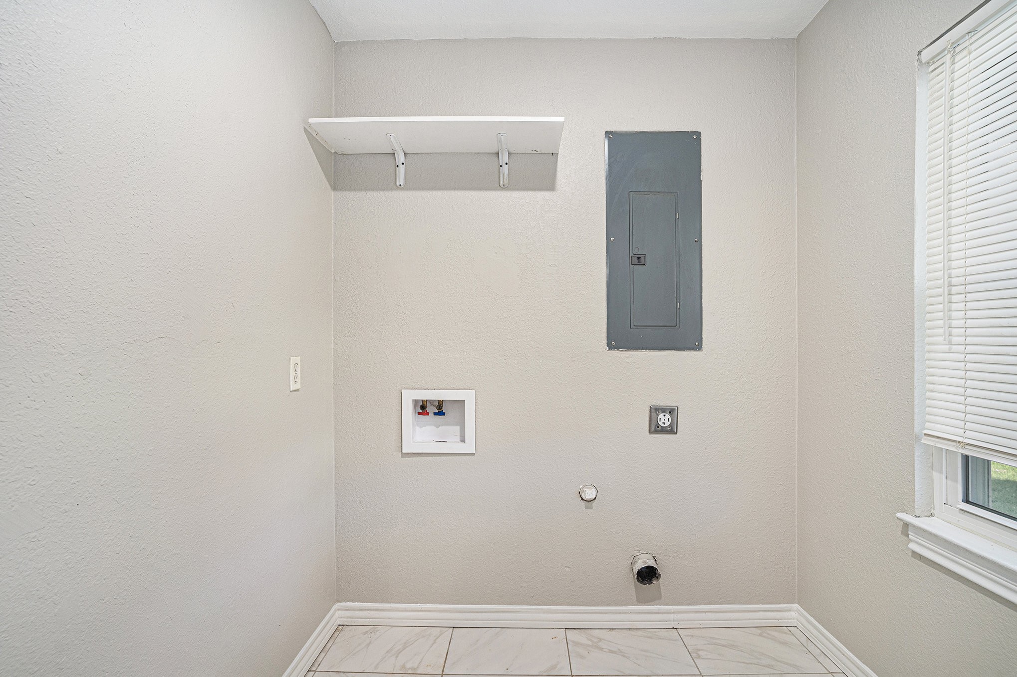 2009 Cloverdale Street Arlington TX 76010
