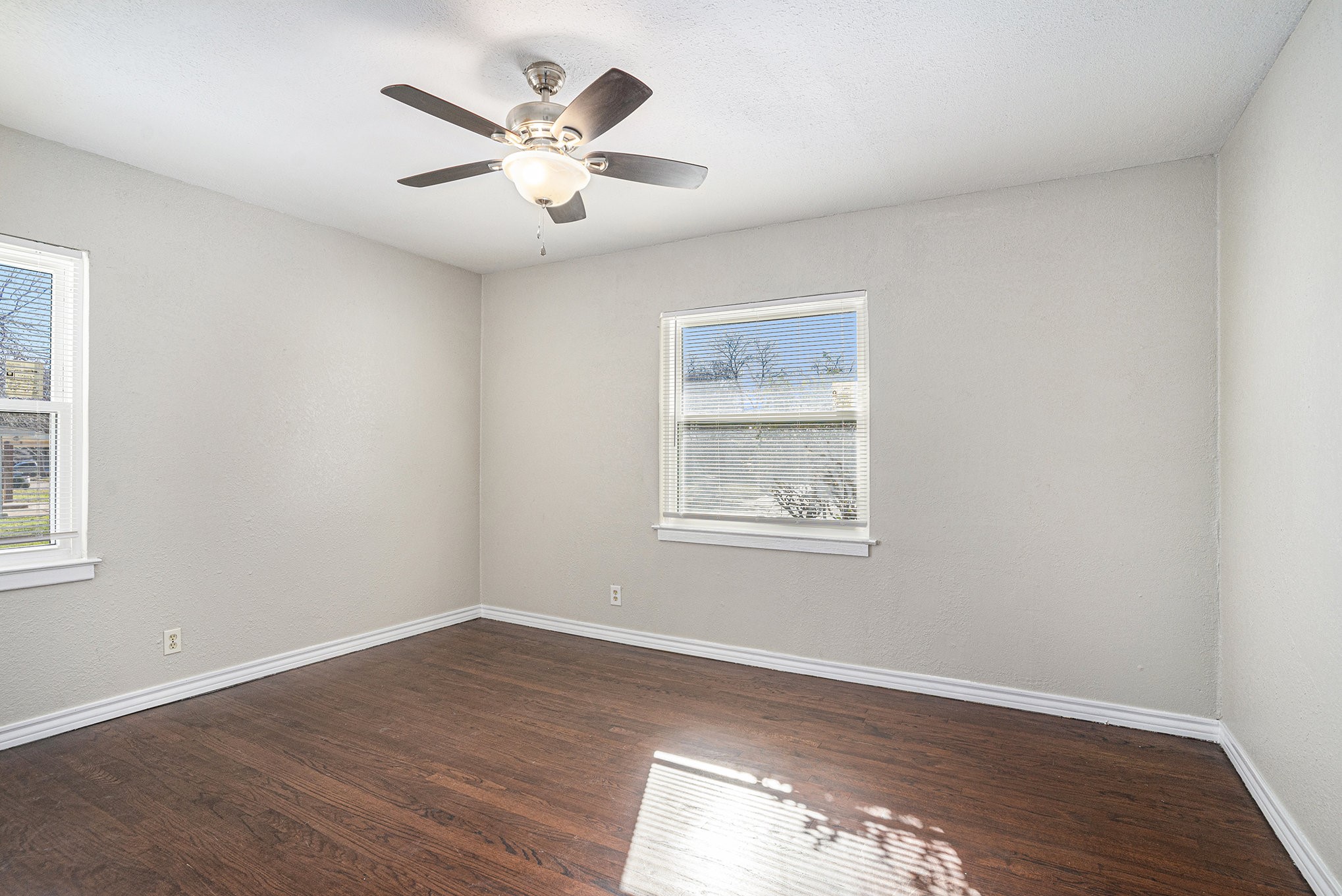 2009 Cloverdale Street Arlington TX 76010
