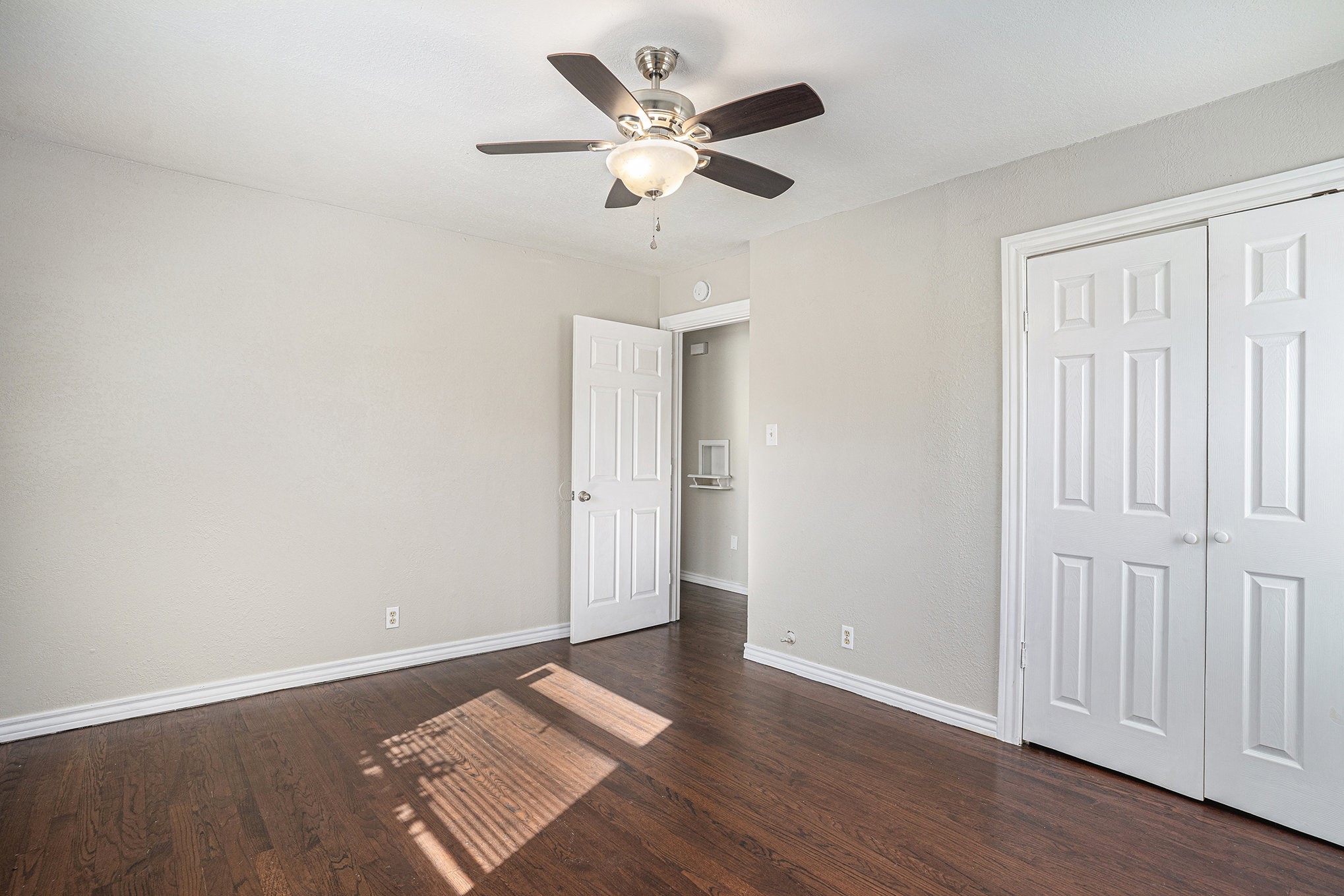 2009 Cloverdale Street Arlington TX 76010