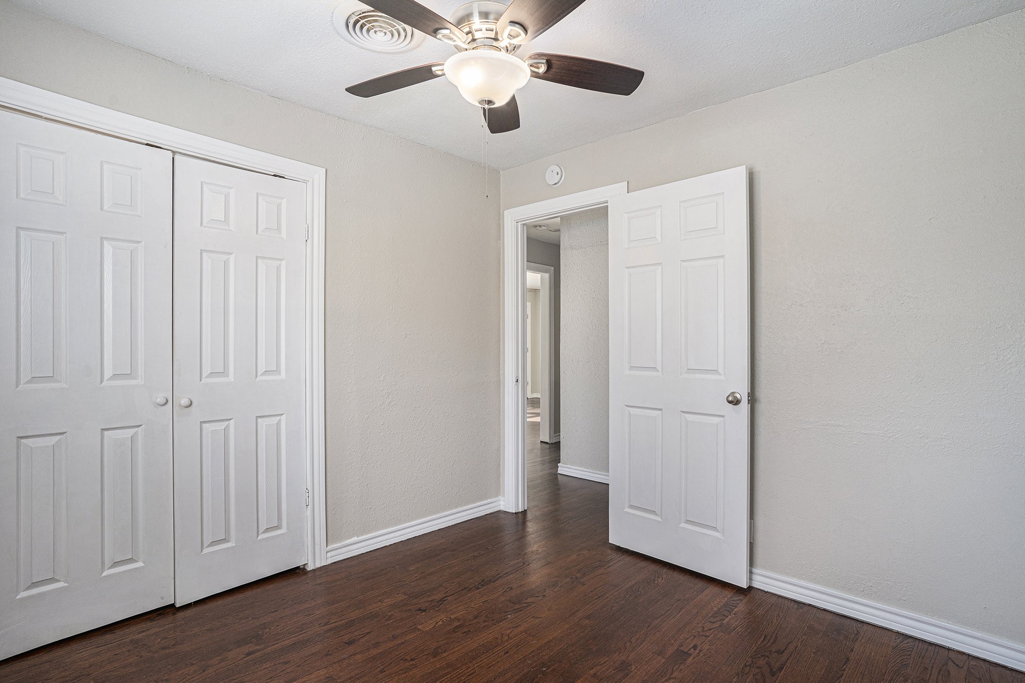 2009 Cloverdale Street Arlington TX 76010