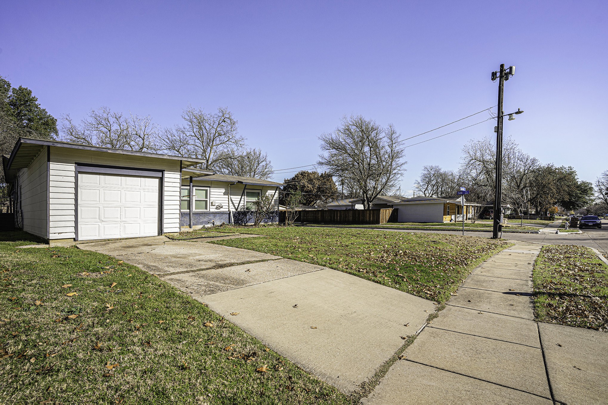 2009 Cloverdale Street Arlington TX 76010