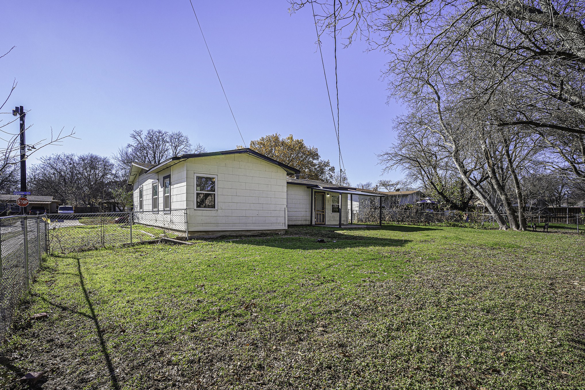 2009 Cloverdale Street Arlington TX 76010