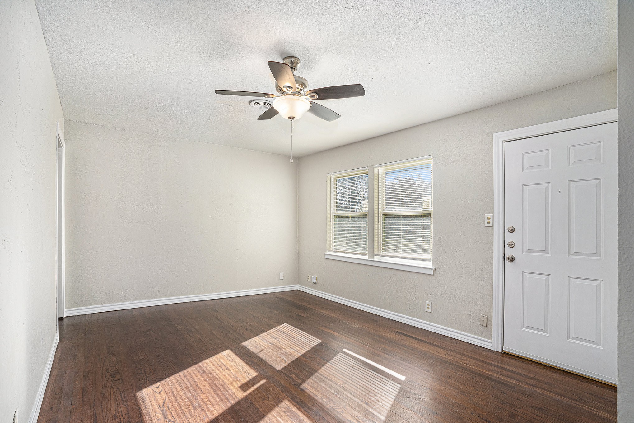 2009 Cloverdale Street Arlington TX 76010